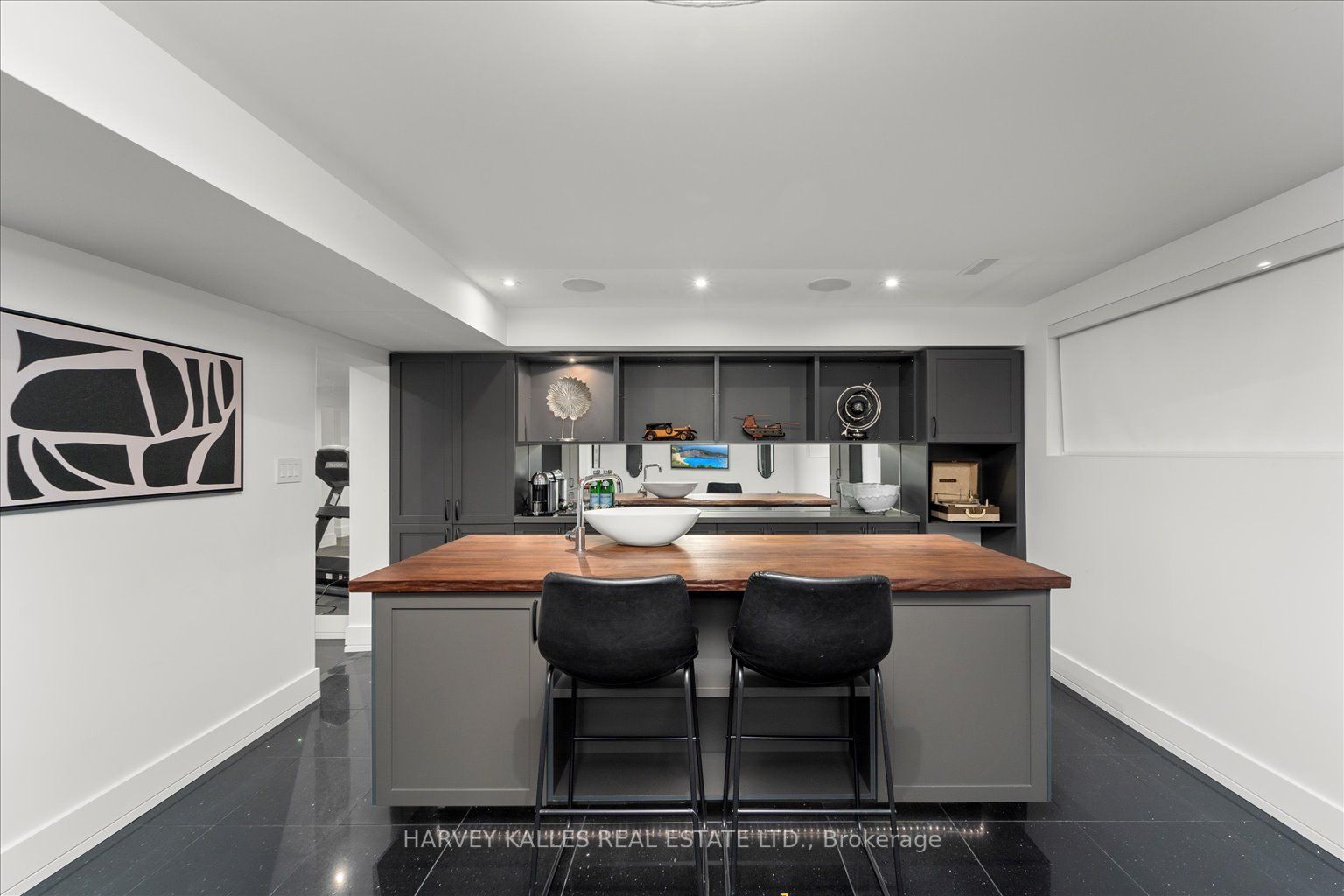 76 Ridelle Ave