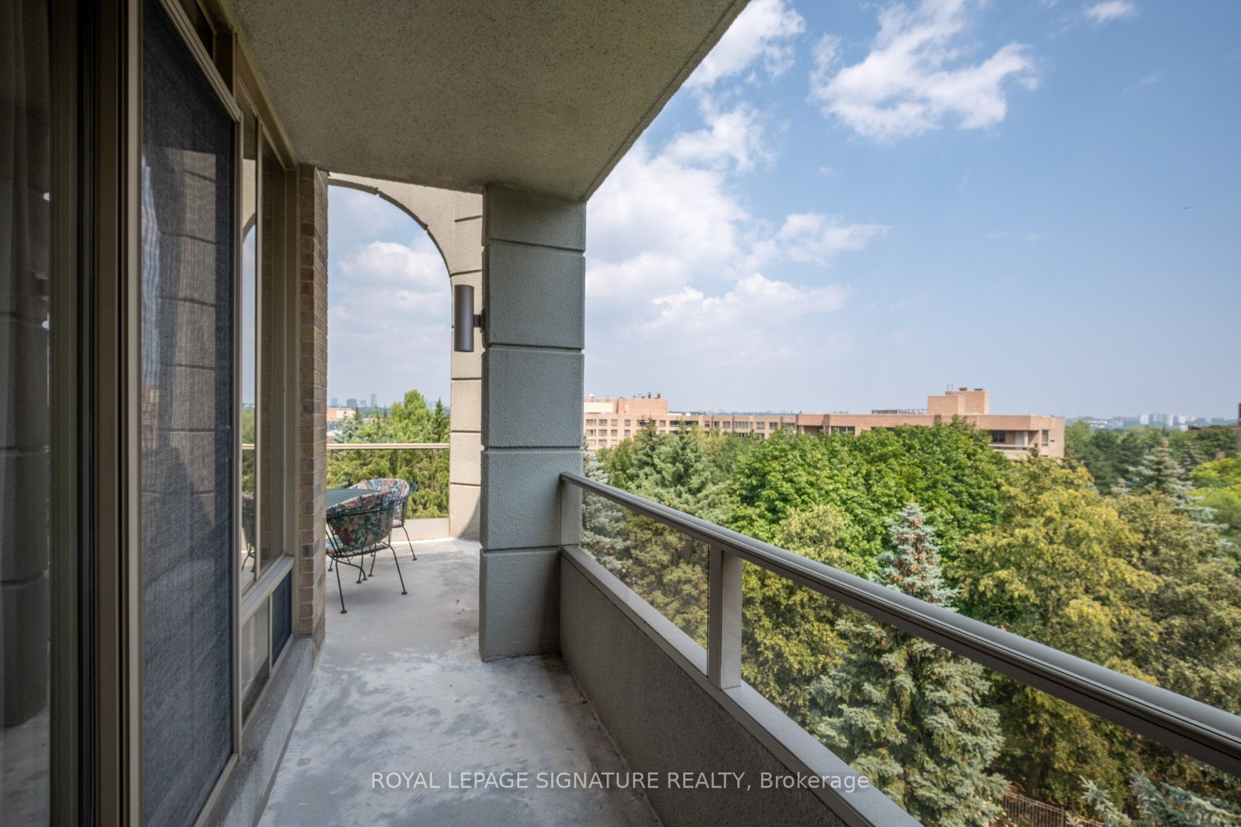 215 The Donway W, #607