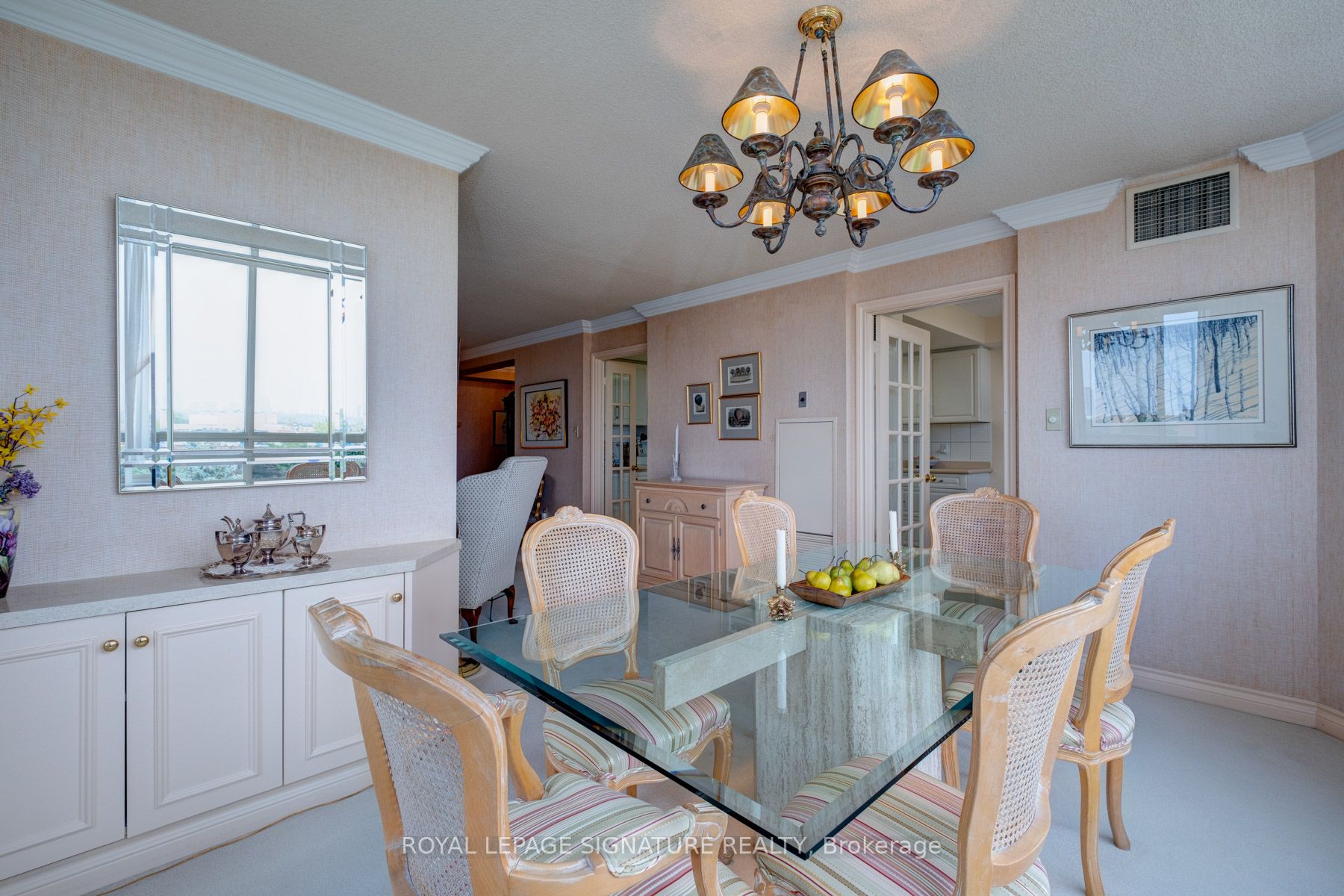 215 The Donway W, #607