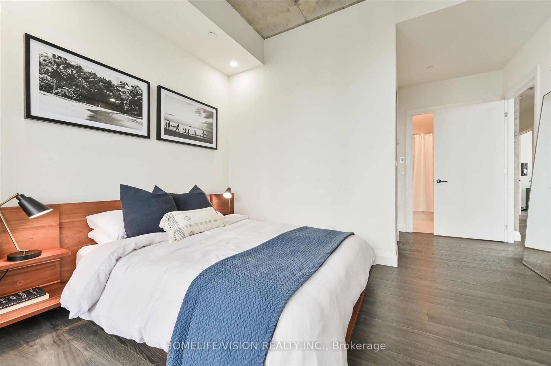 224 King St W, #4103