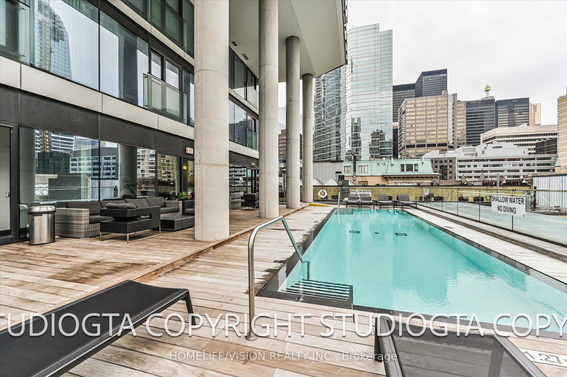 224 King St W, #4103