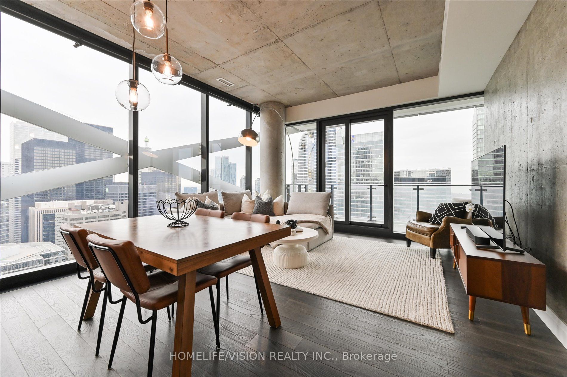 224 King St W, #4103