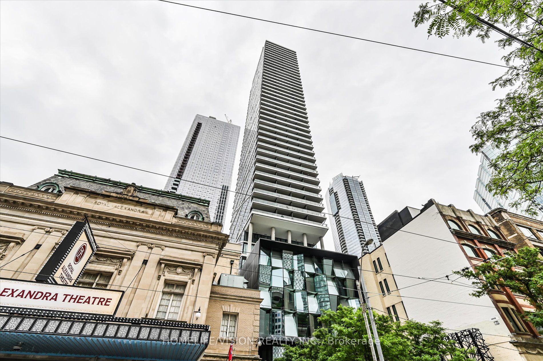 224 King St W, #4103