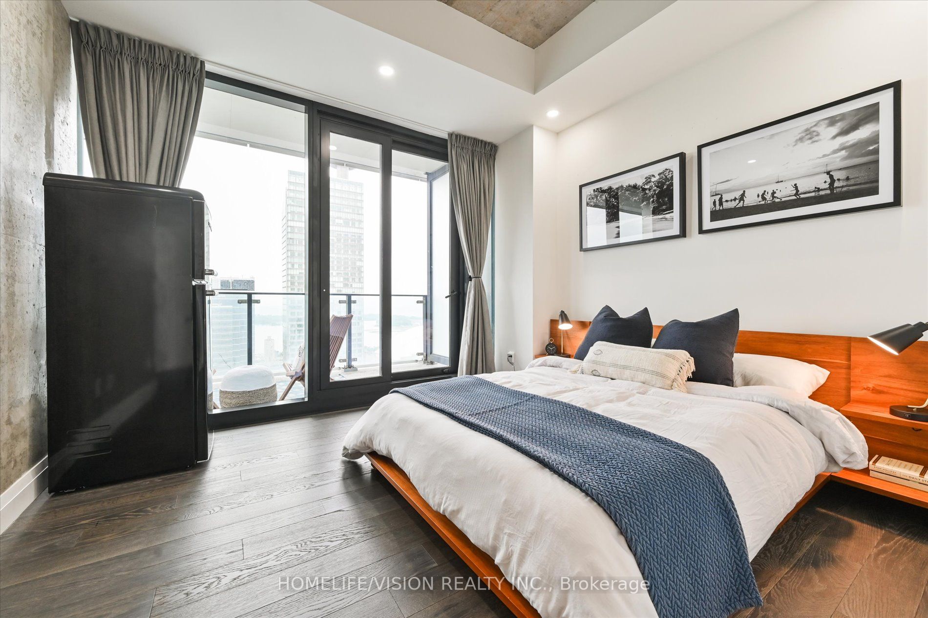 224 King St W, #4103