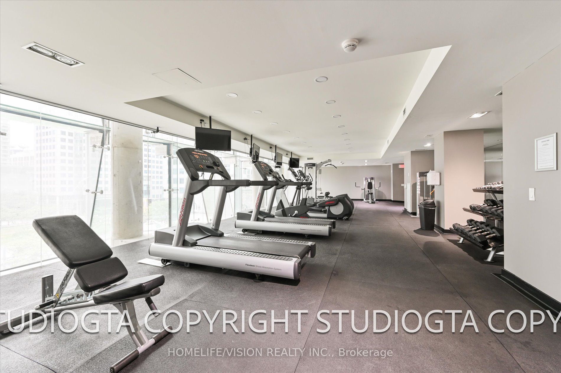 224 King St W, #4103