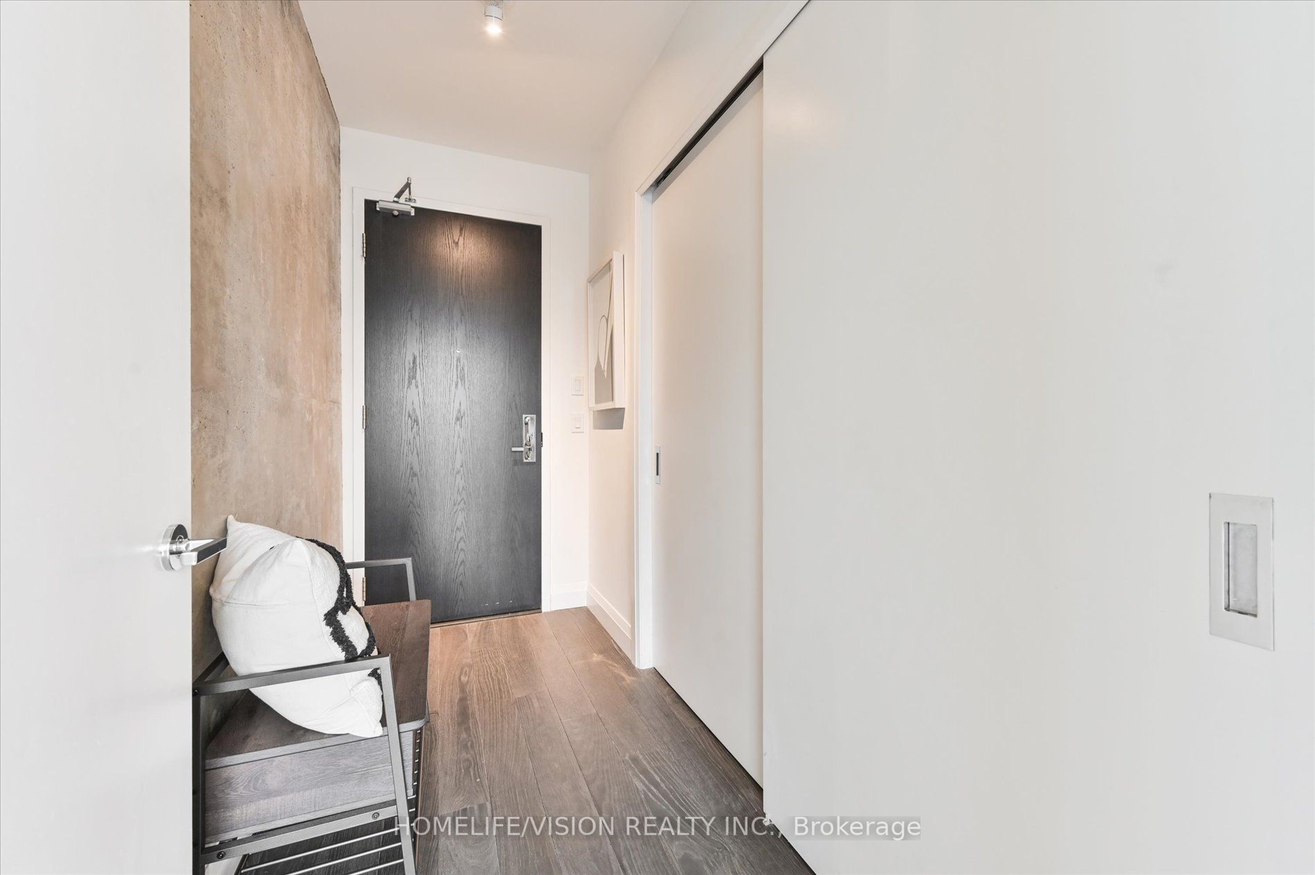224 King St W, #4103