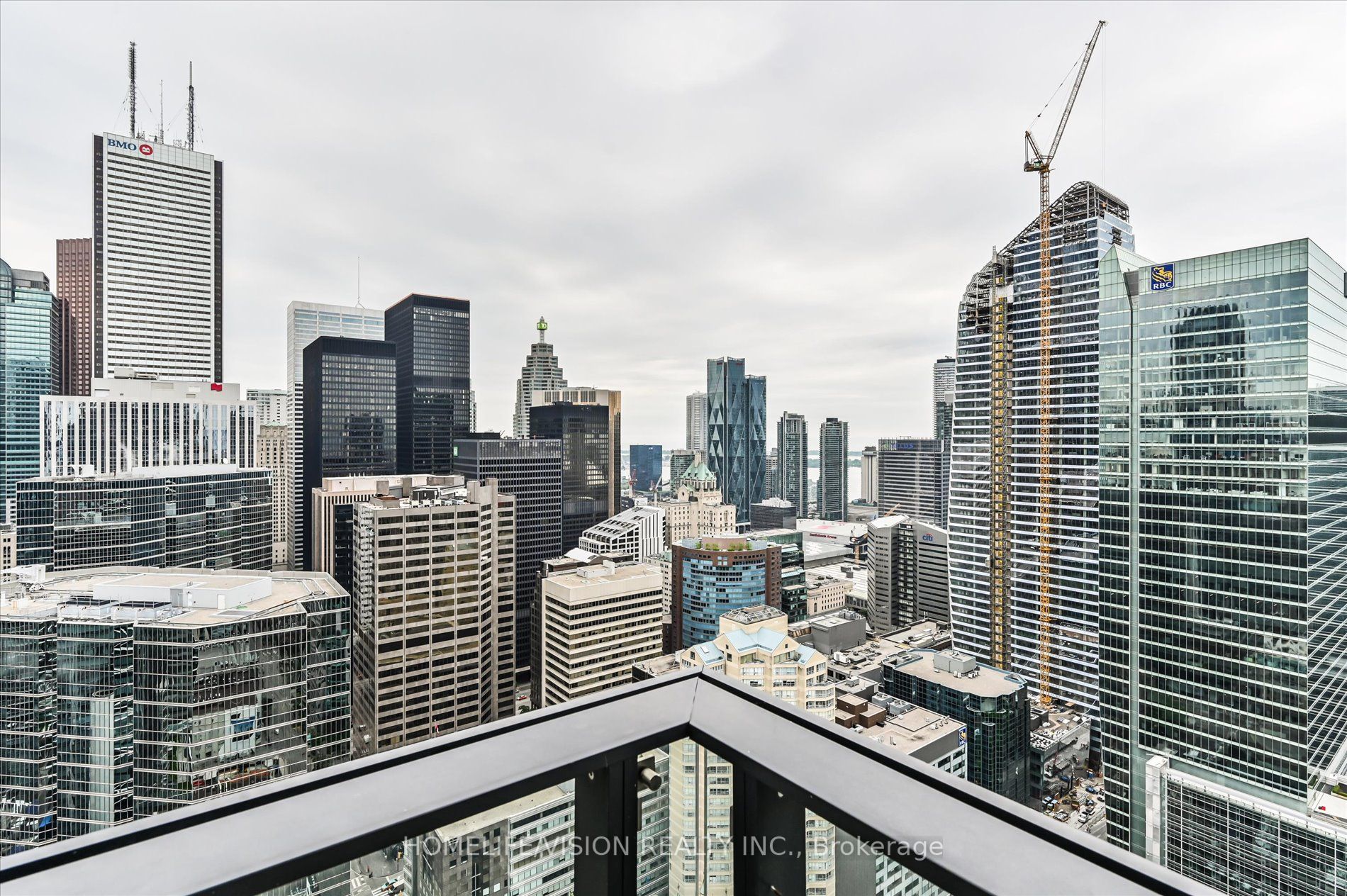 224 King St W, #4103