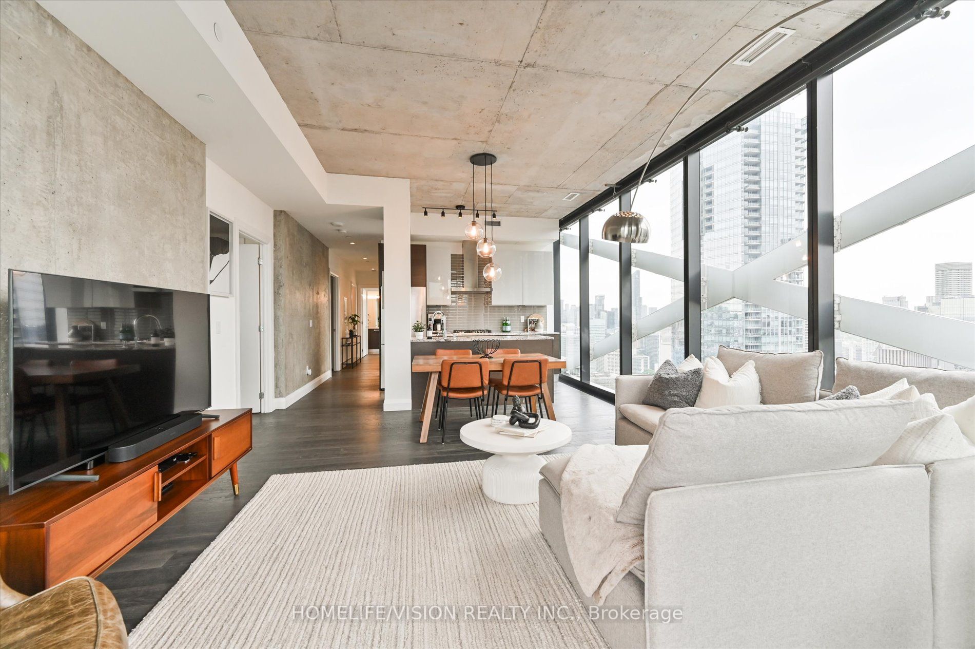 224 King St W, #4103