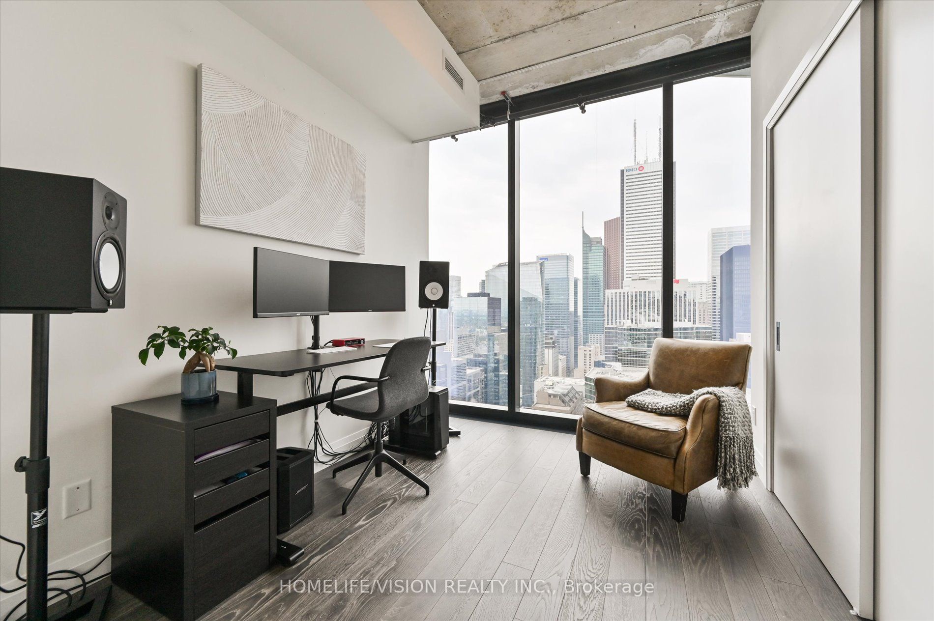 224 King St W, #4103