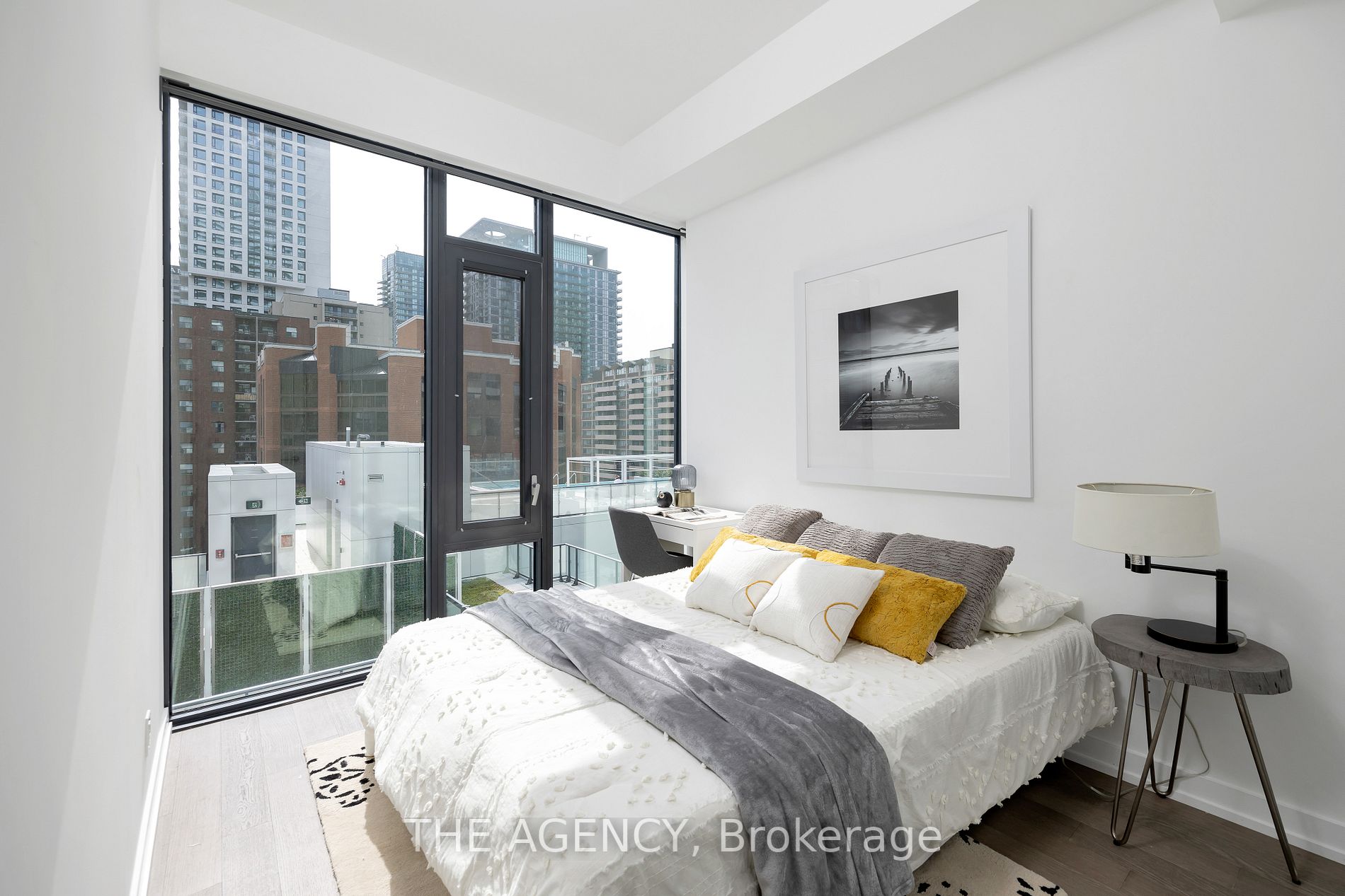 161 Roehampton Avenue, #804