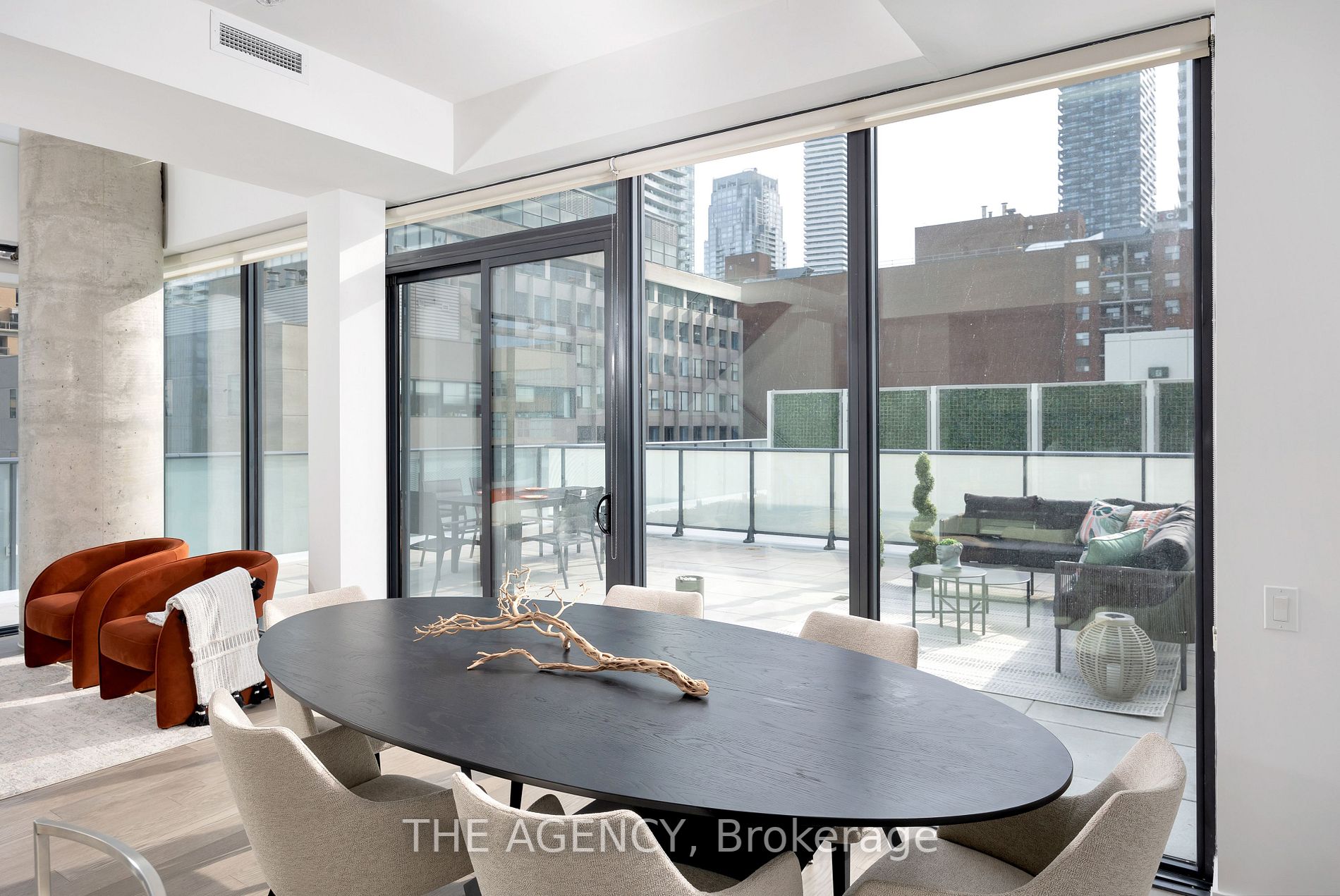 161 Roehampton Avenue, #804