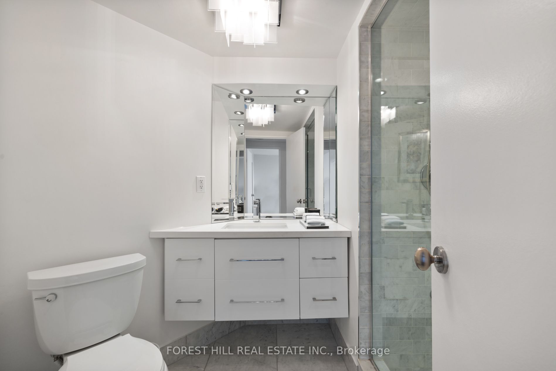240 Heath St W, #1502