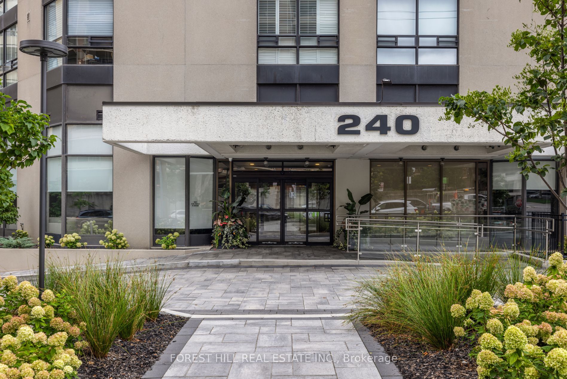 240 Heath St W, #1502