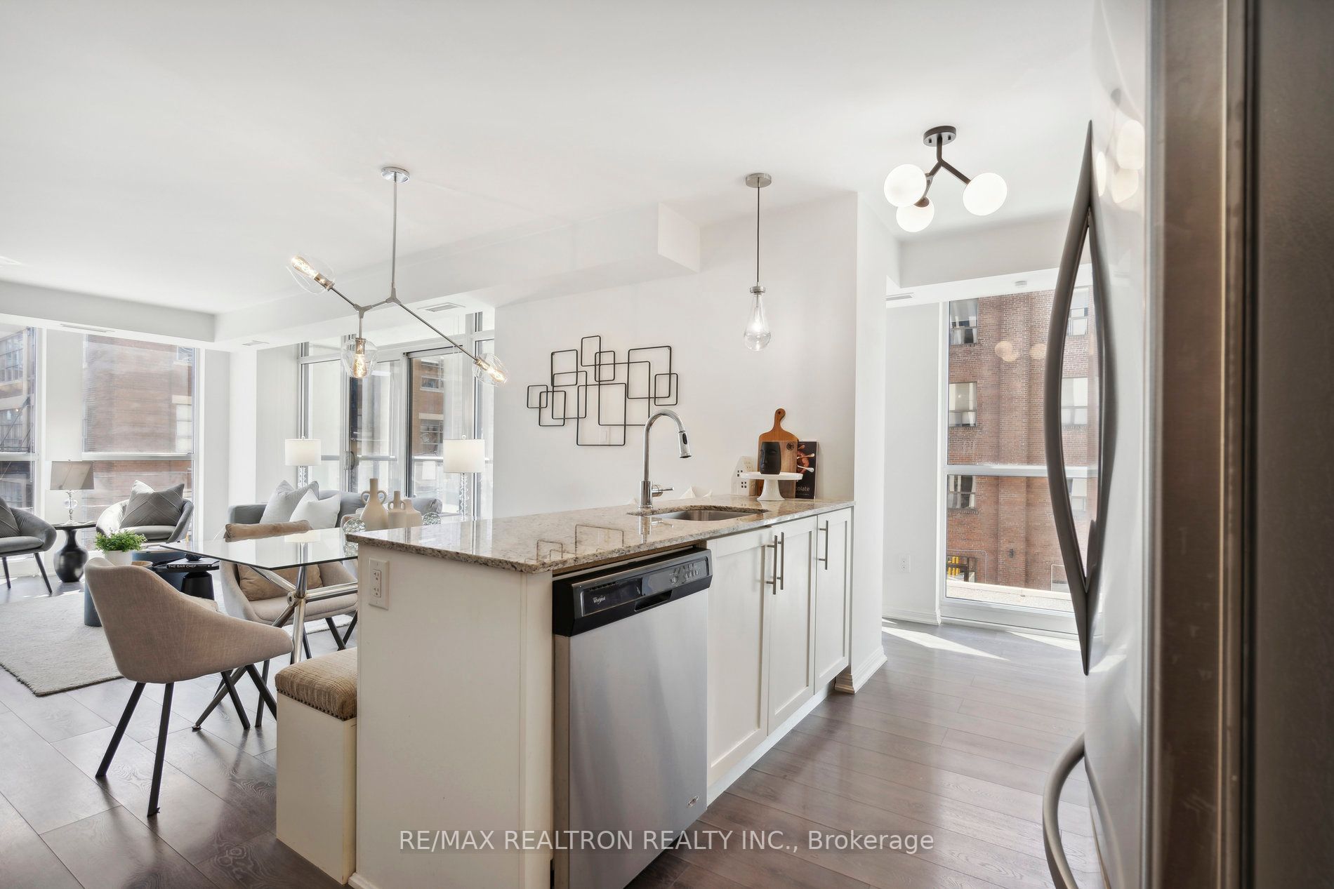 400 Adelaide St E, #306