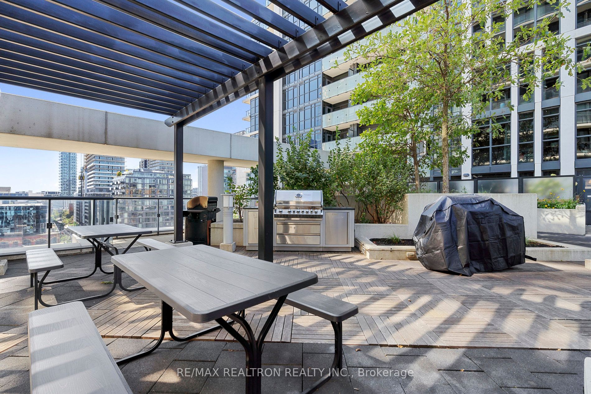 400 Adelaide St E, #306