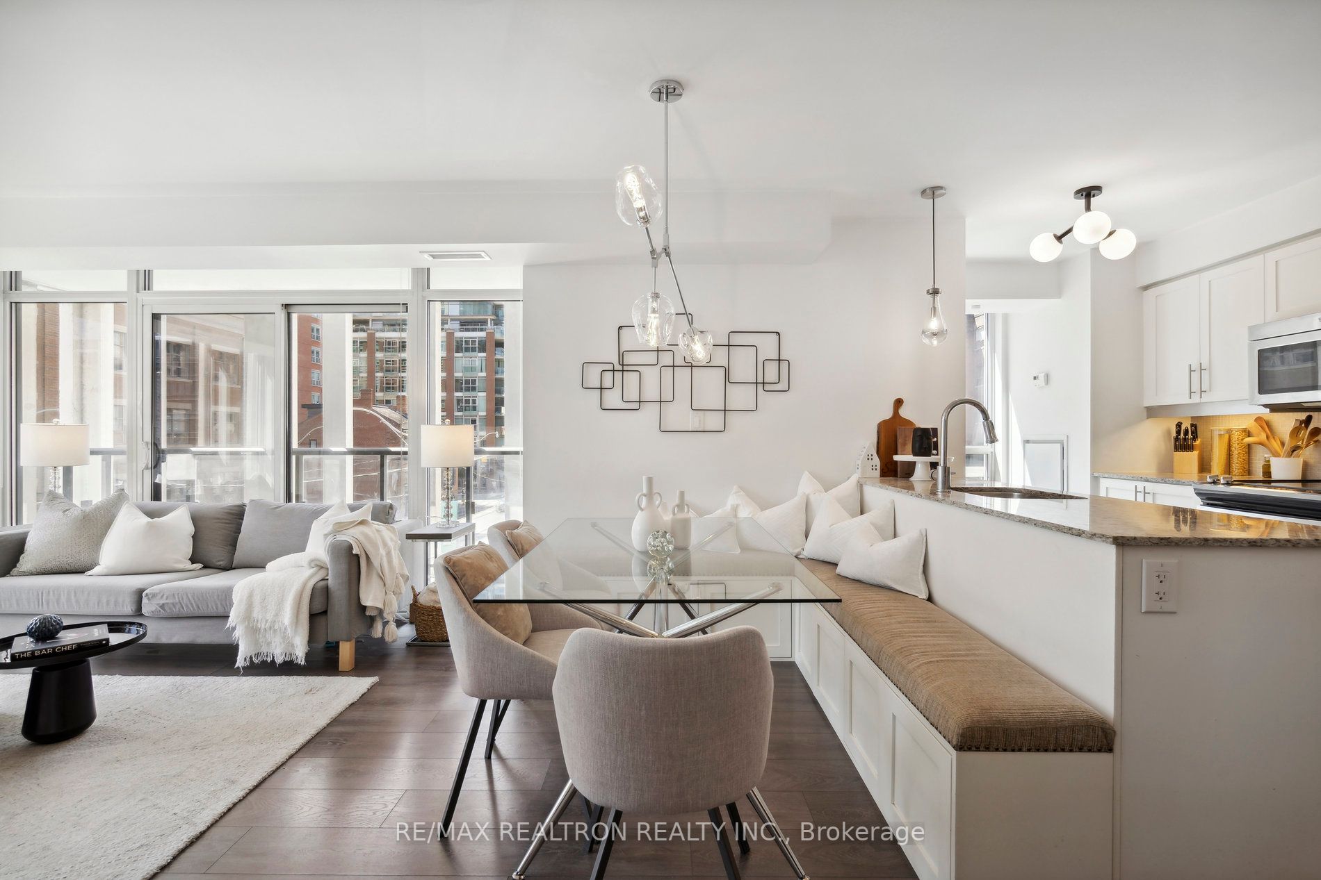 400 Adelaide St E, #306