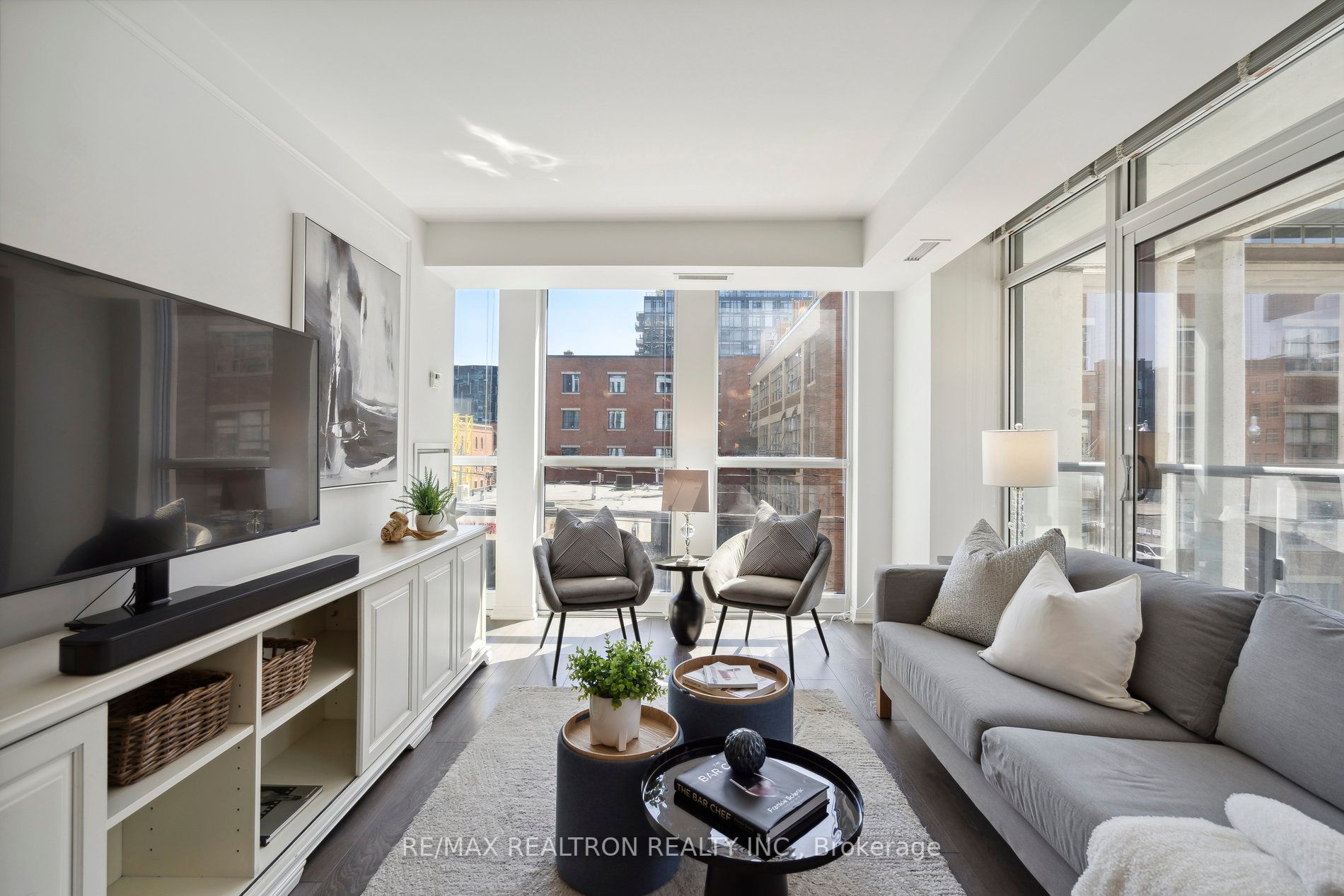 400 Adelaide St E, #306