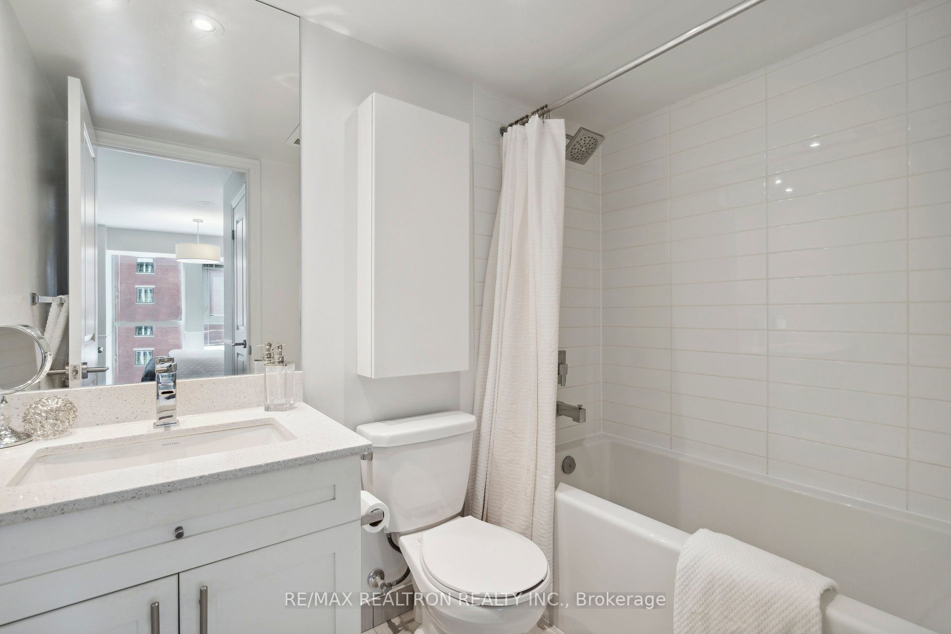 400 Adelaide St E, #306