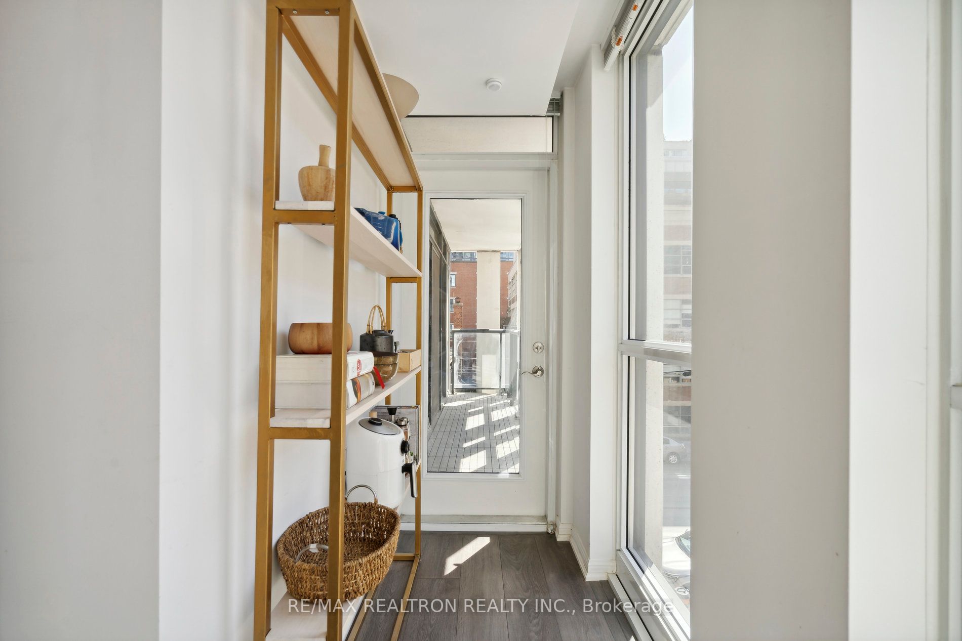 400 Adelaide St E, #306