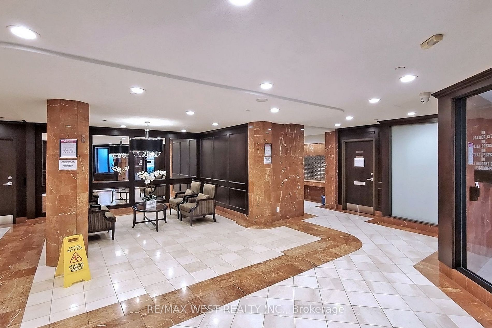 Listing C6788404 - Large Photo # 3