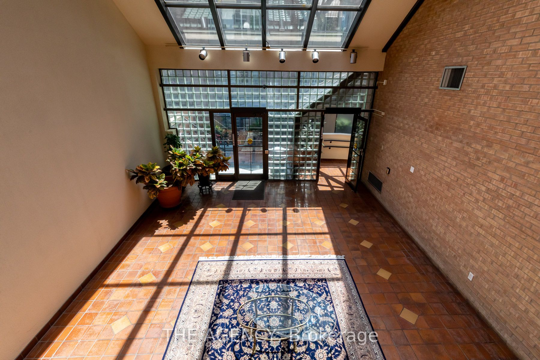 160 Frederick St, #803