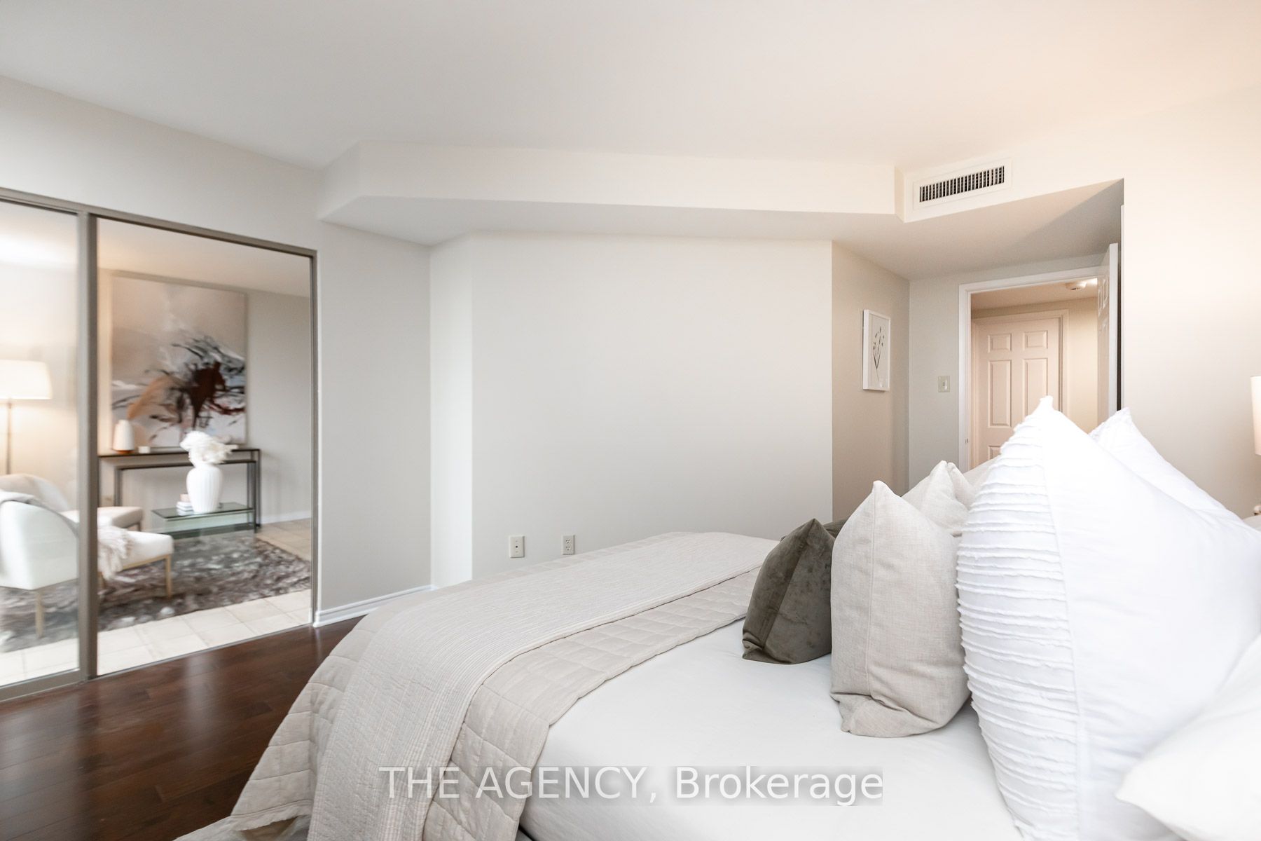 160 Frederick St, #803