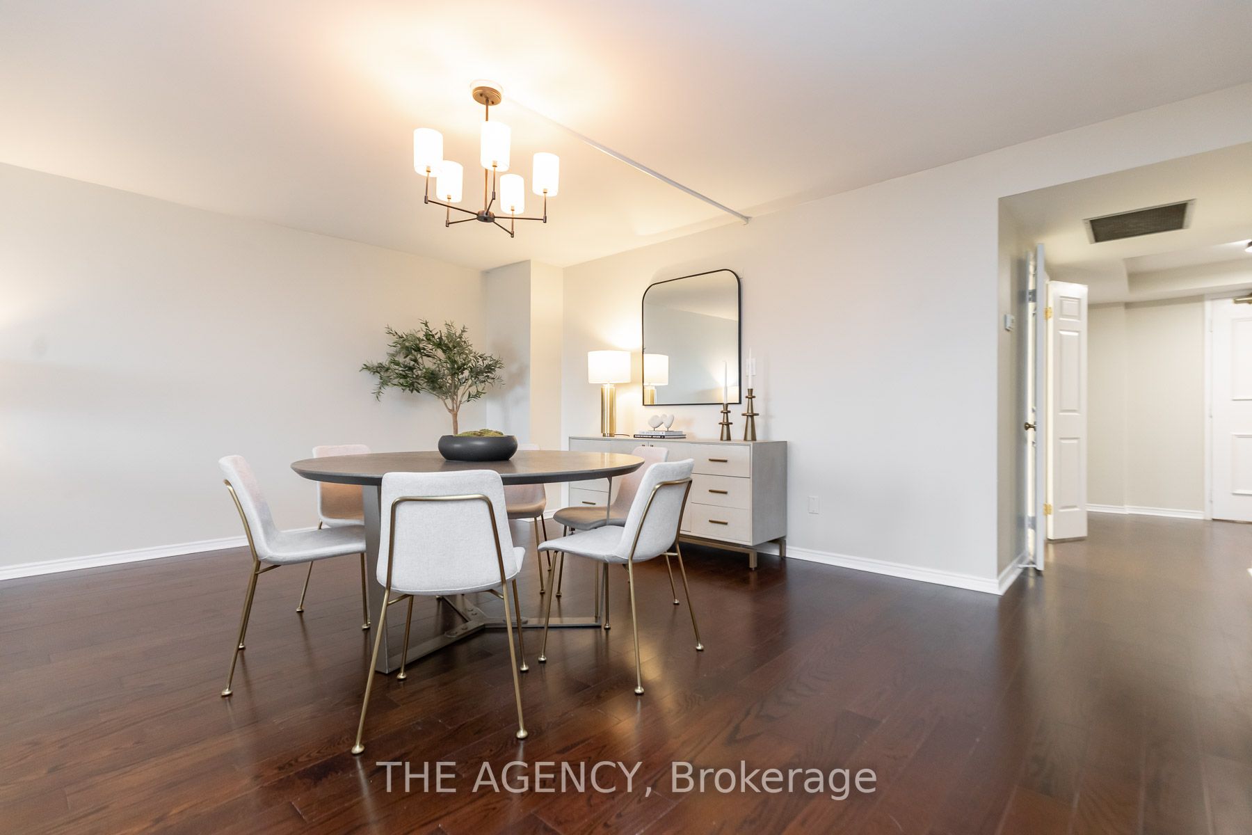 160 Frederick St, #803