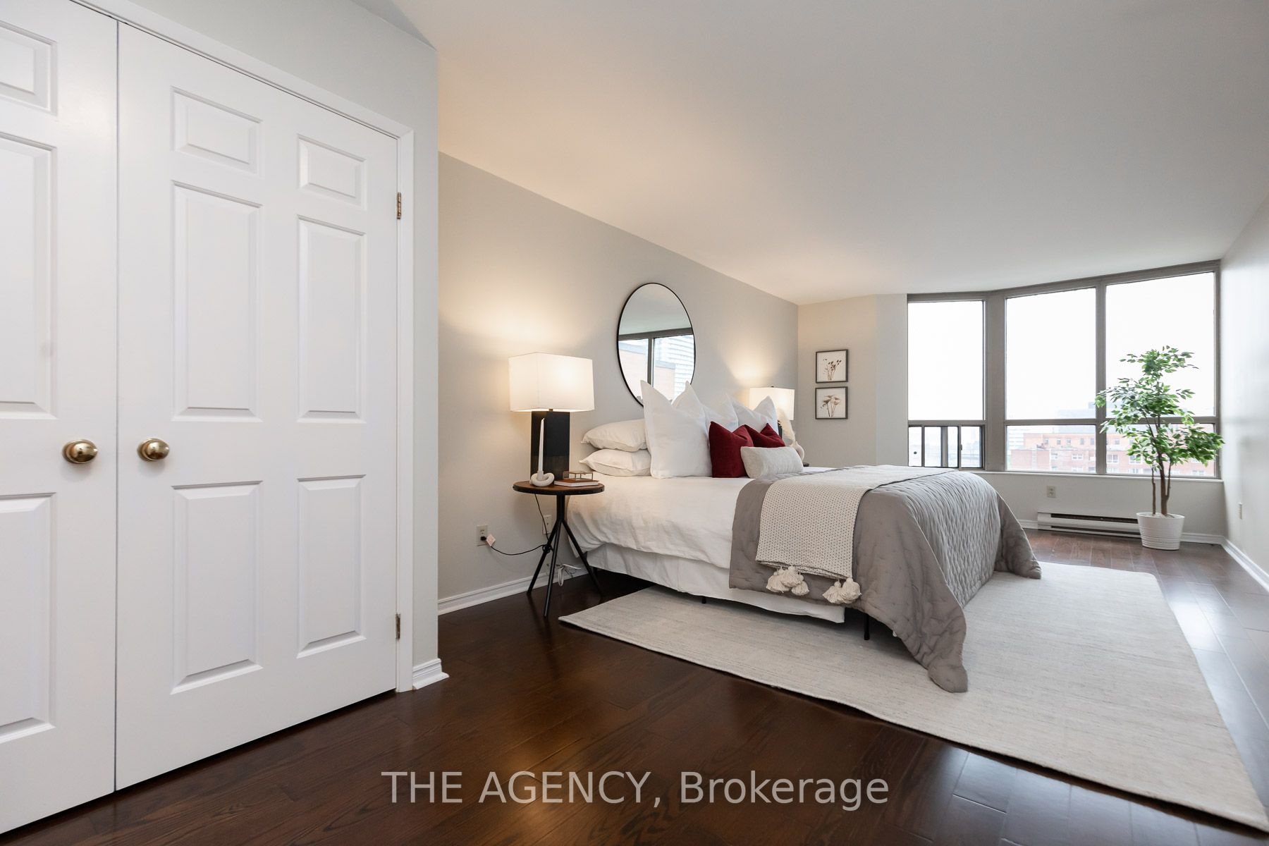 160 Frederick St, #803