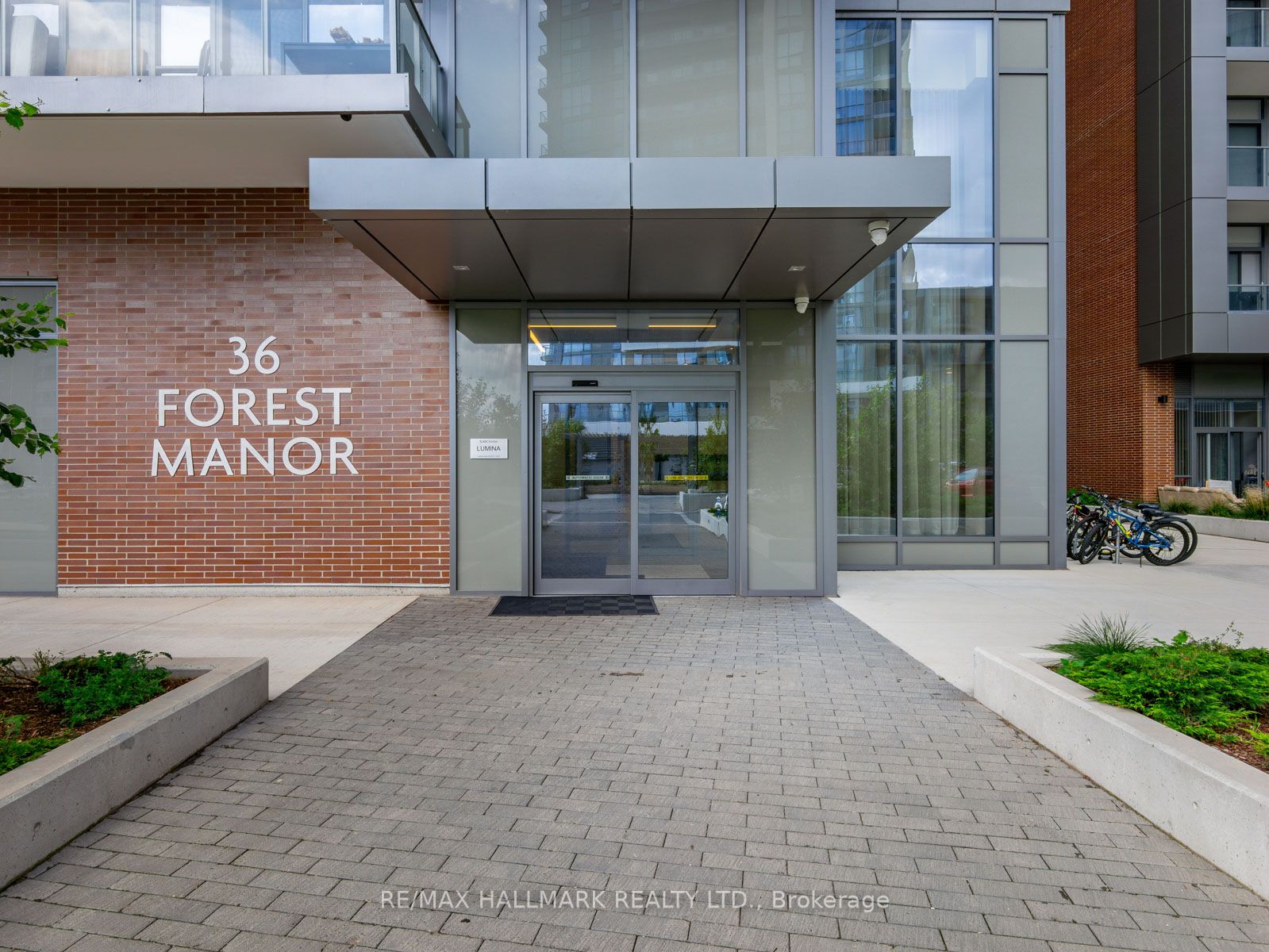 36 Forest Manor Rd, #406