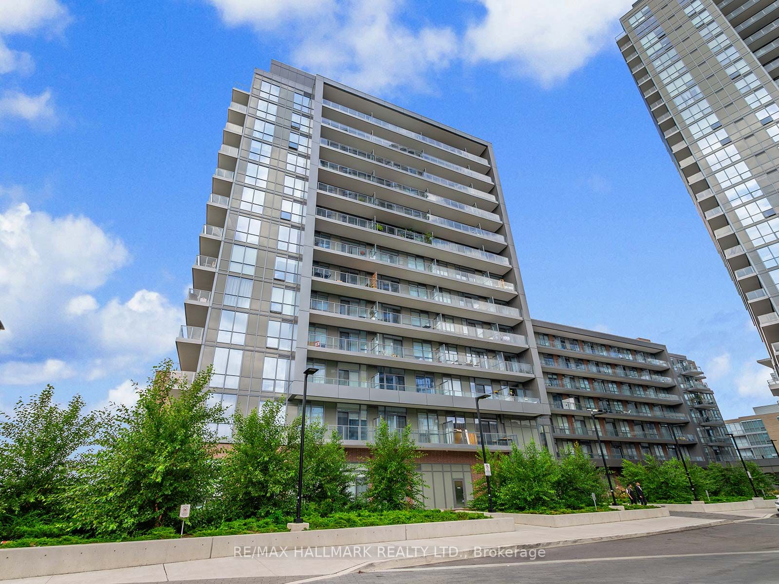 36 Forest Manor Rd, #406