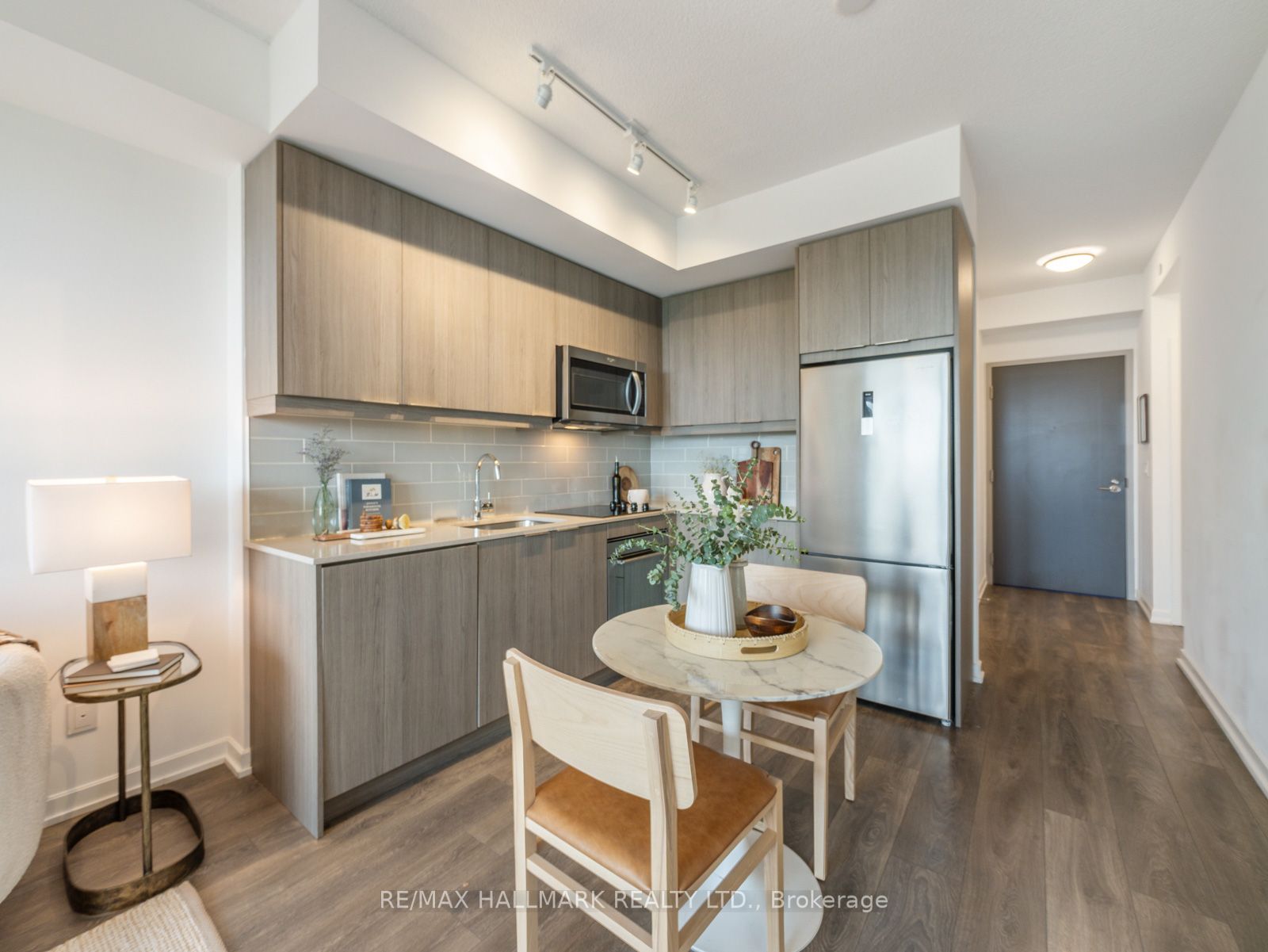 36 Forest Manor Rd, #406