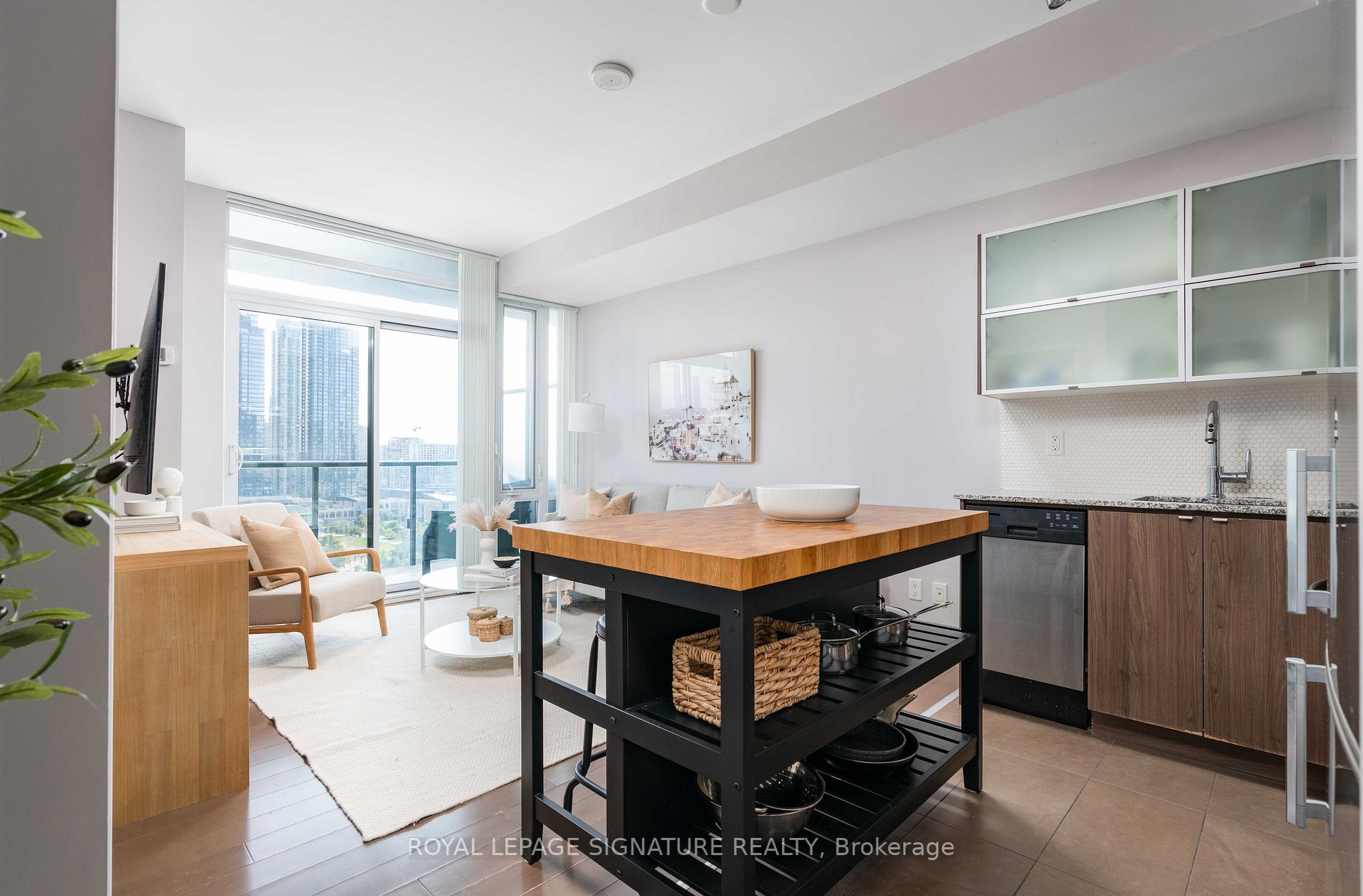 170 Fort York Blvd, #1306