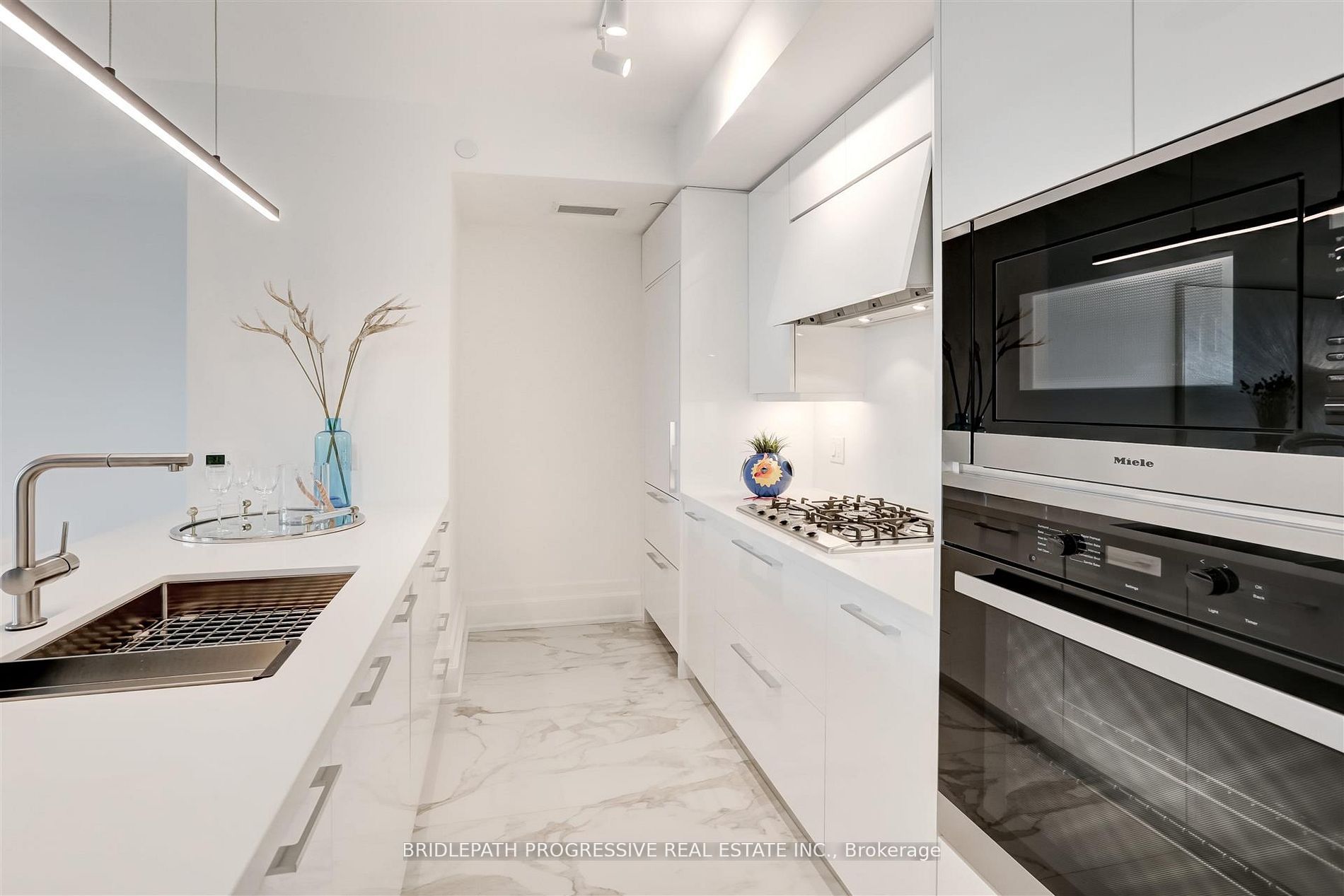 3 Southvale Dr, #202