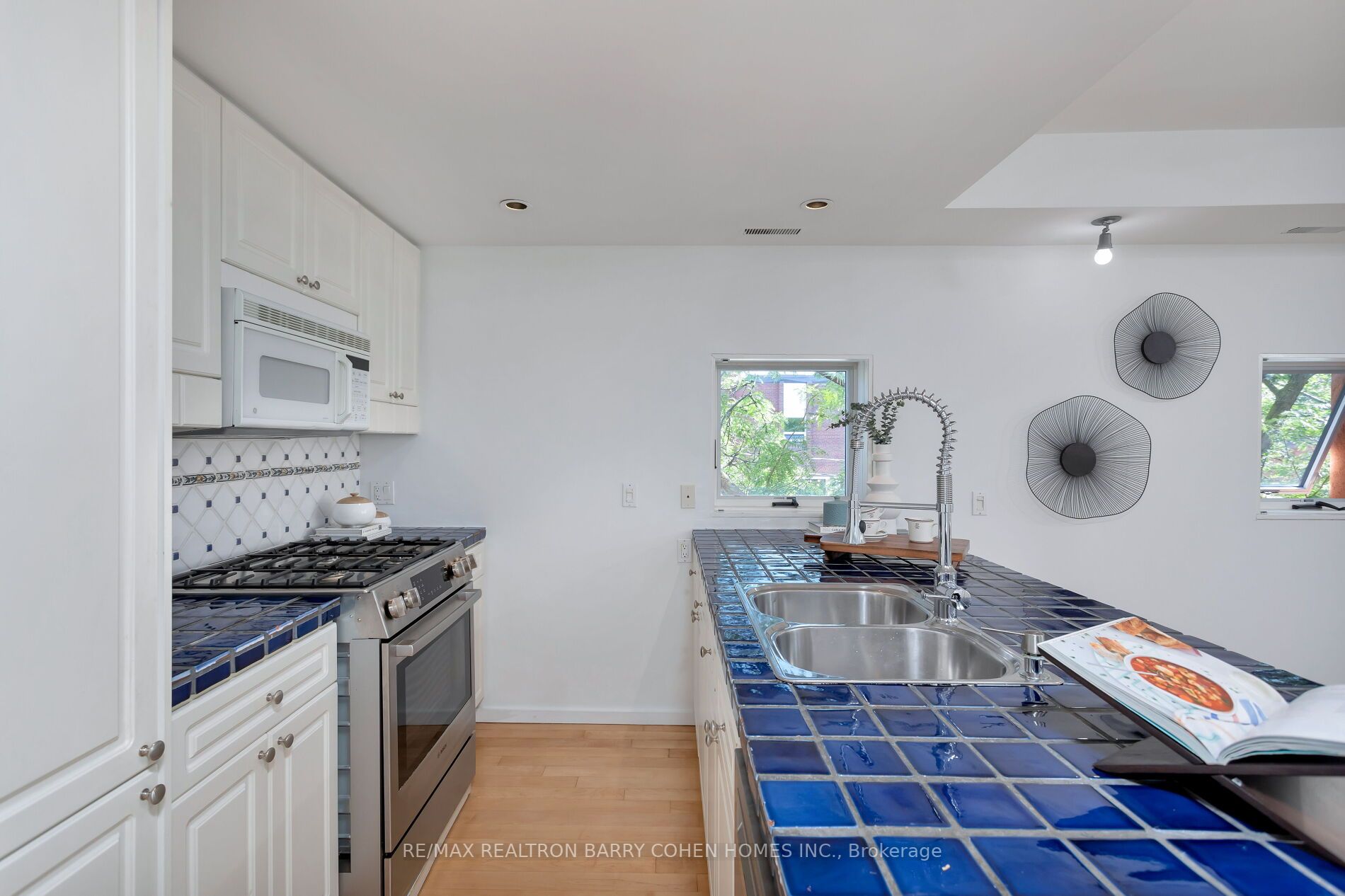 34 Claremont St, #201