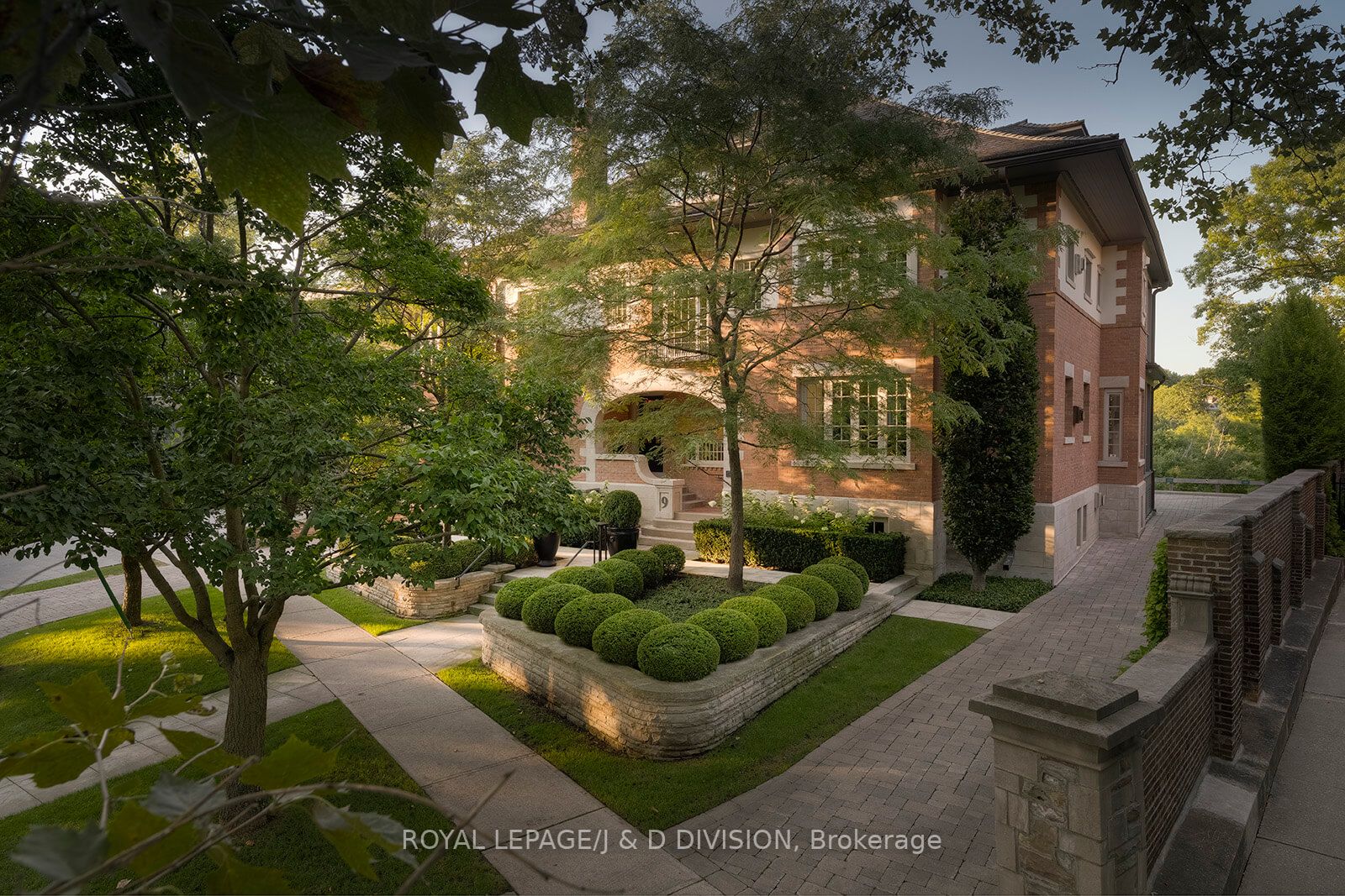 9 Thornwood Rd
