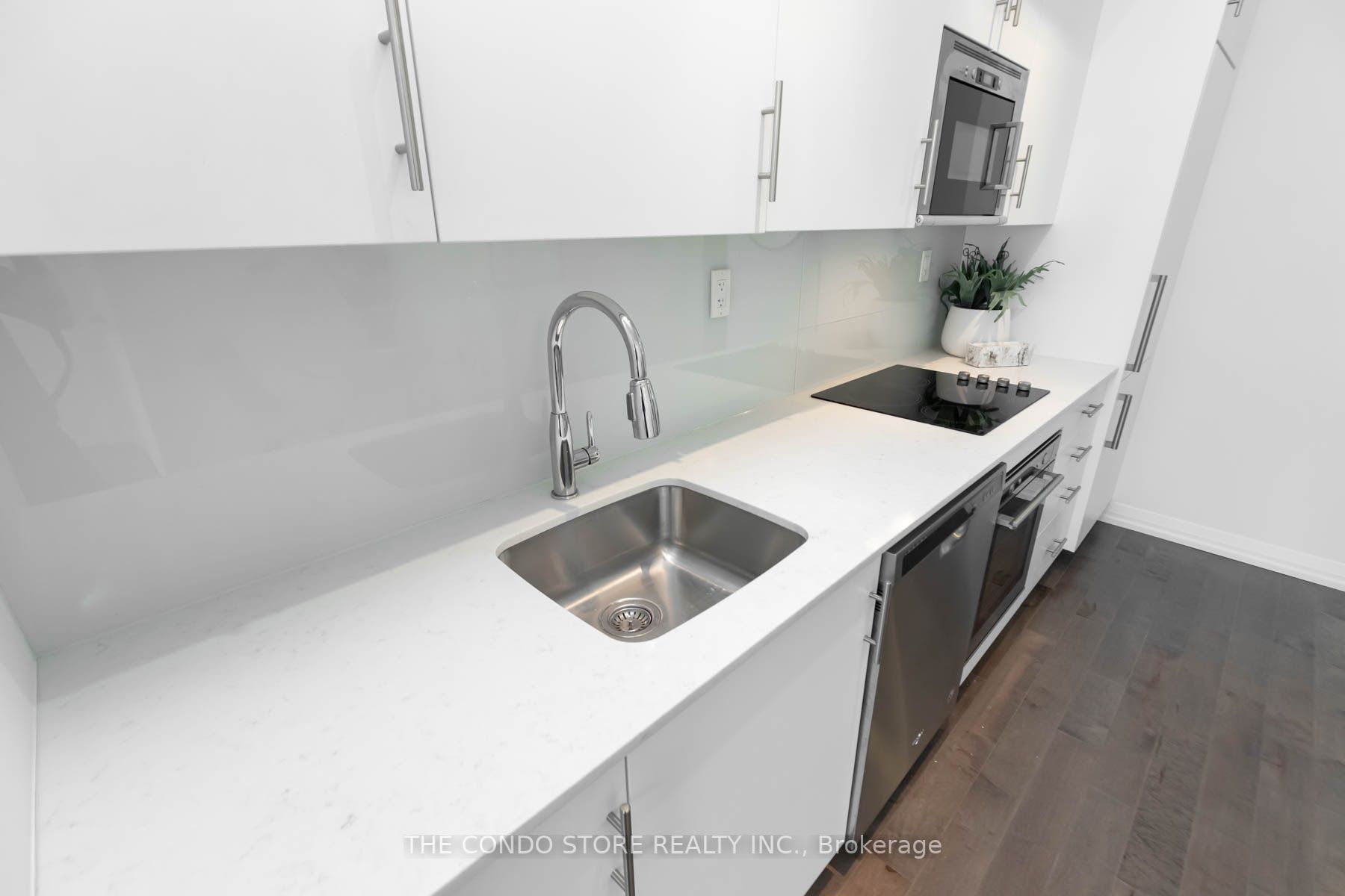460 Adelaide St E, #2201