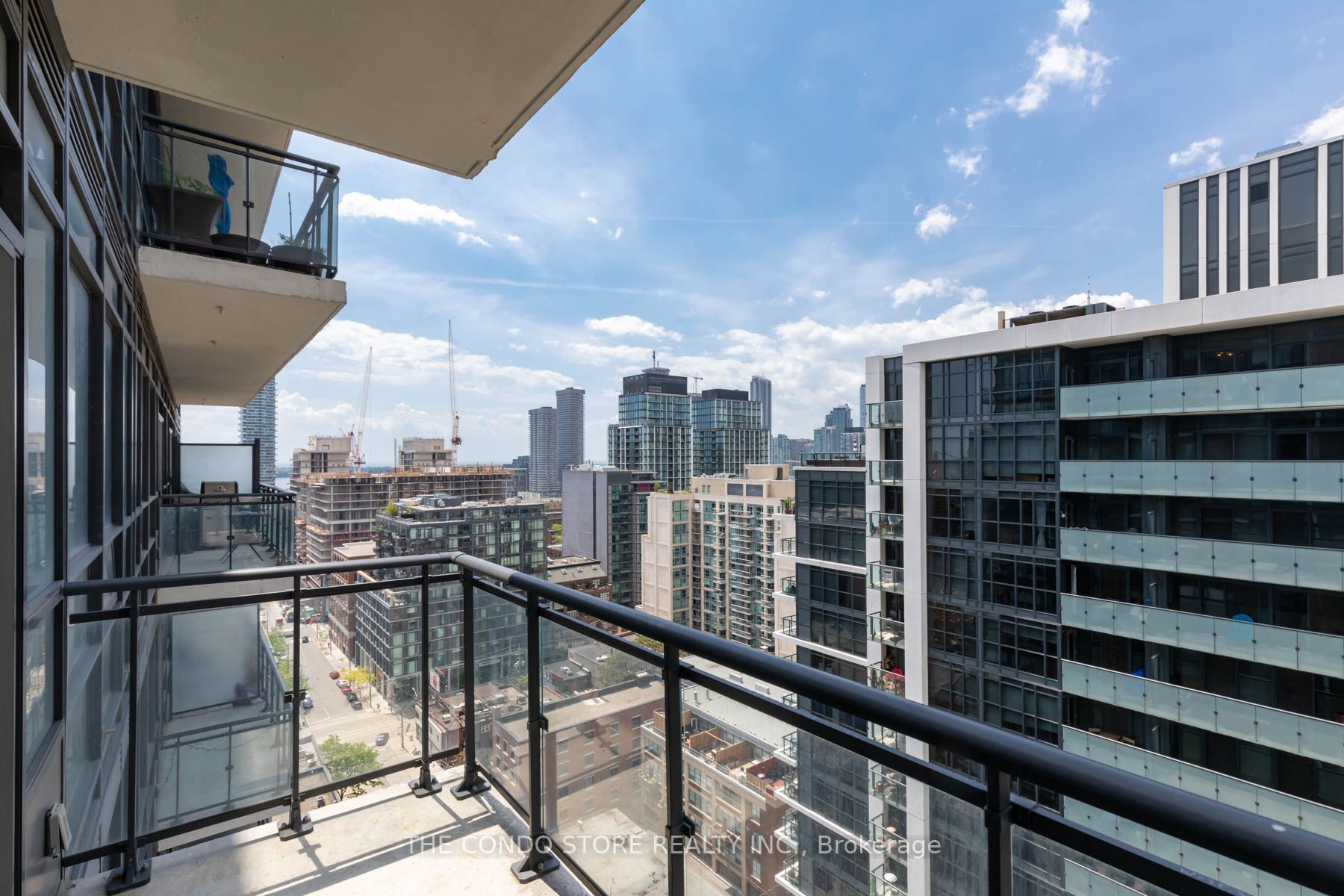 460 Adelaide St E, #2201