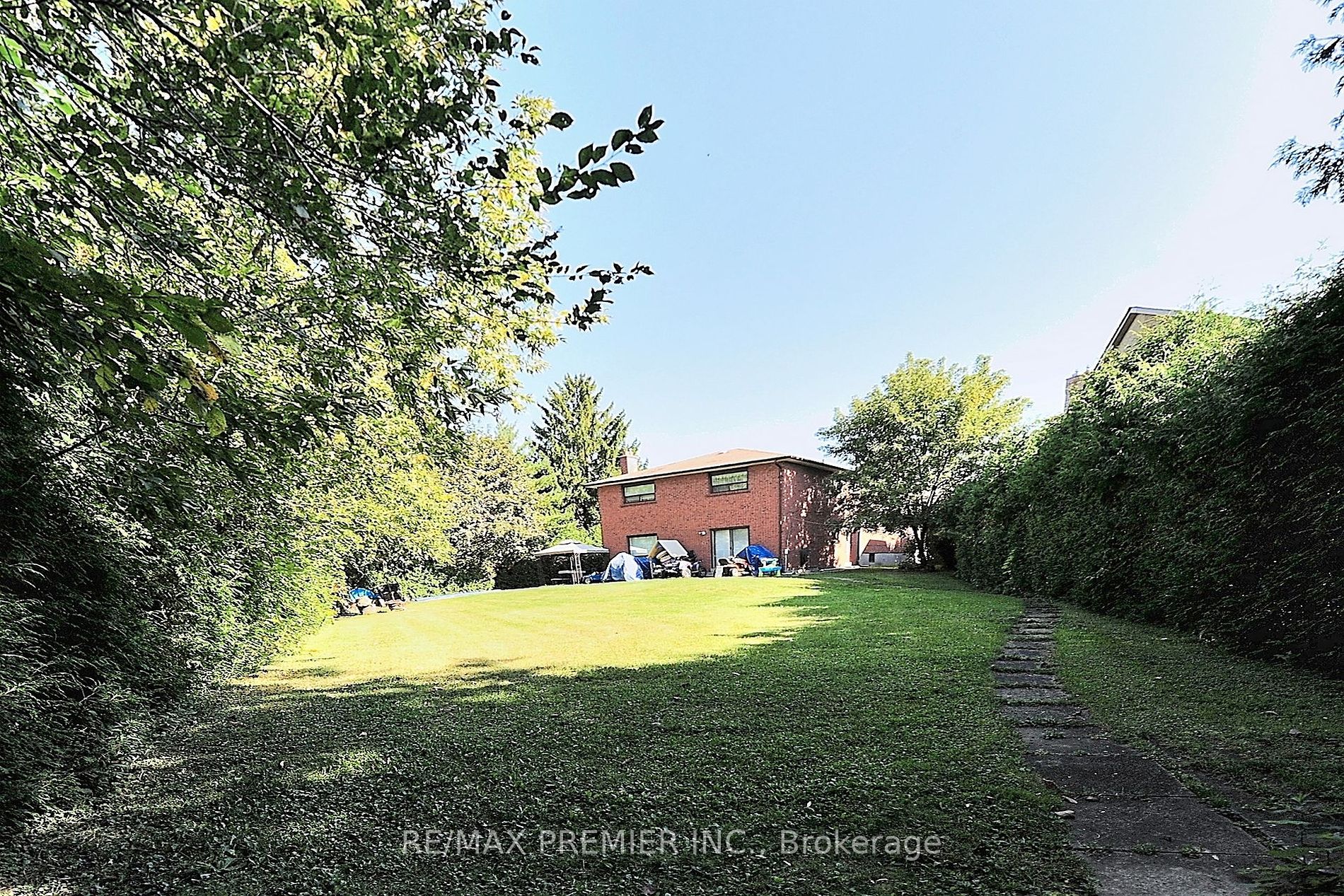 5 Pamcrest Dr