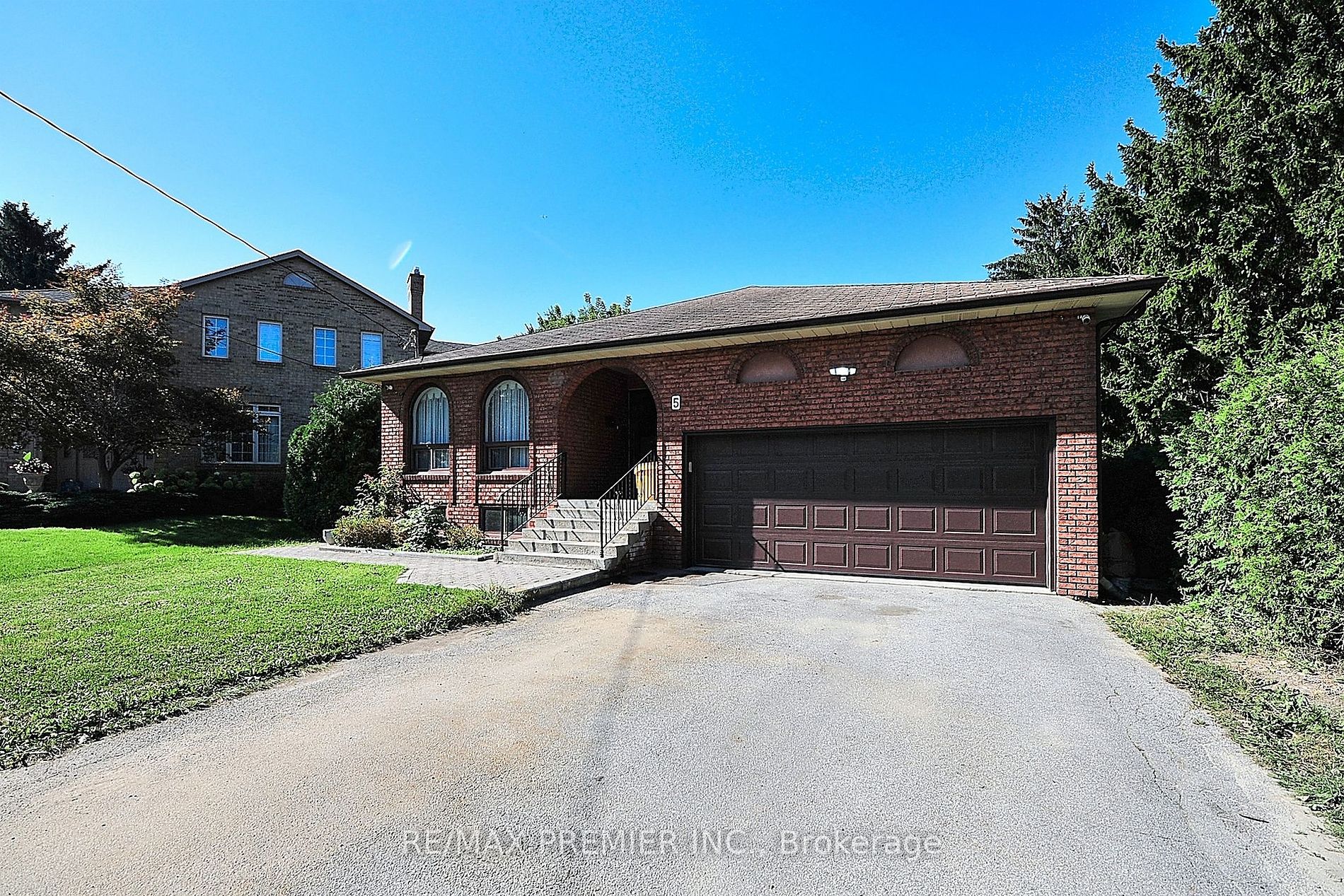 5 Pamcrest Dr