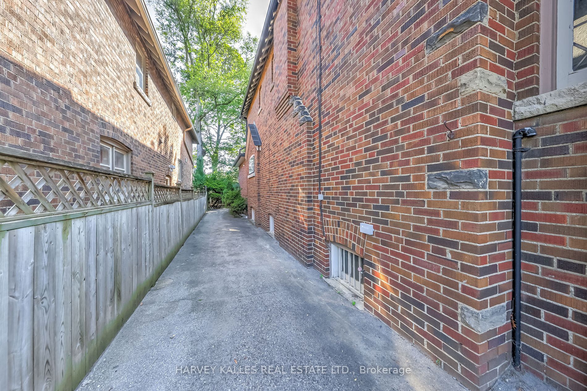 213 Rosemary Rd