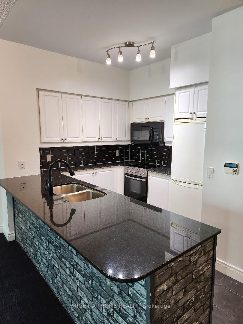 319 Merton St, #203