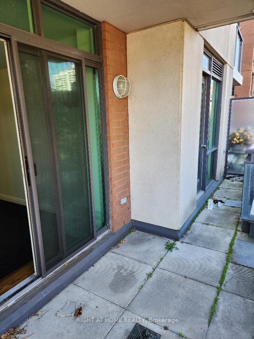 319 Merton St, #203