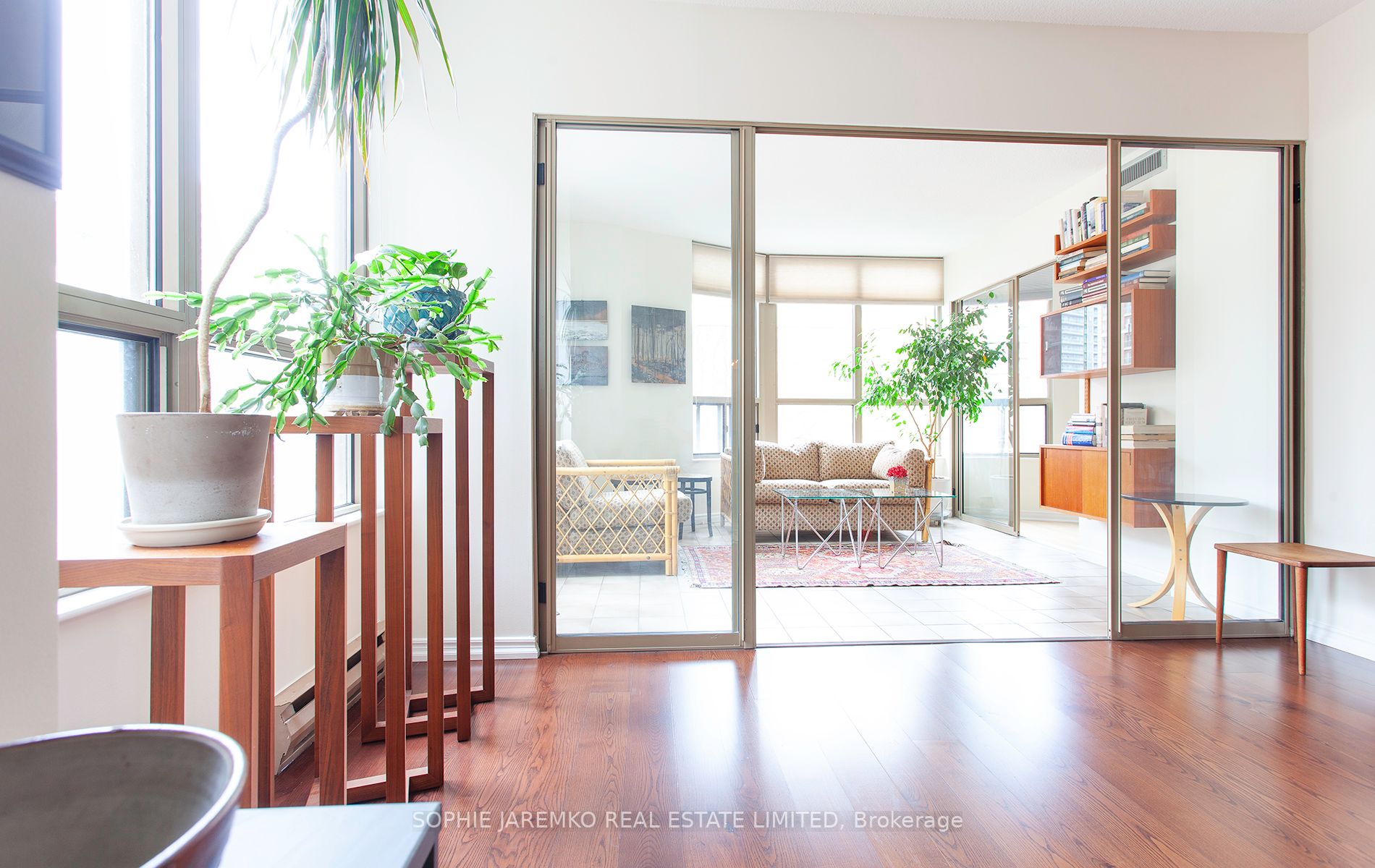 160 Frederick St, #706