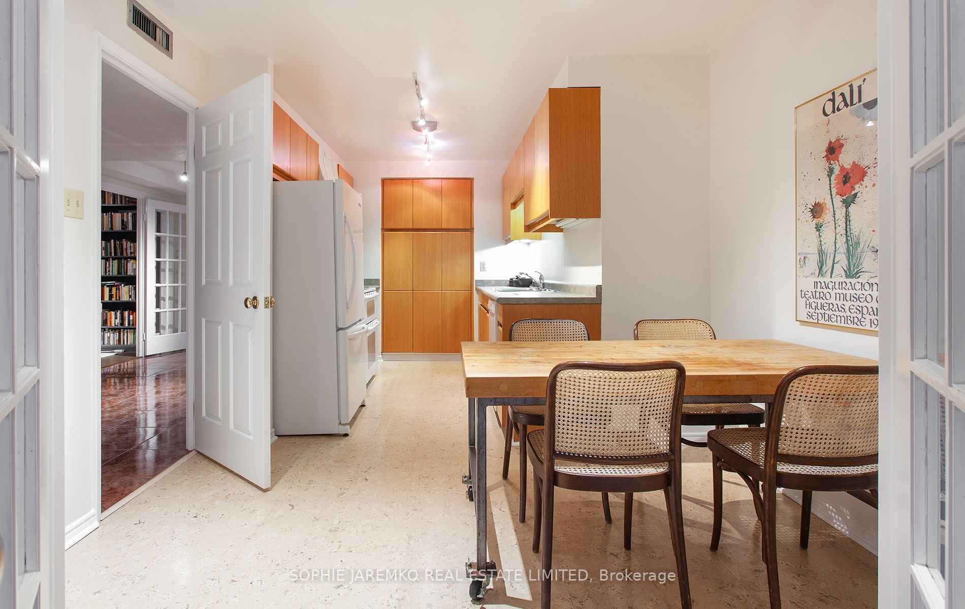 160 Frederick St, #706