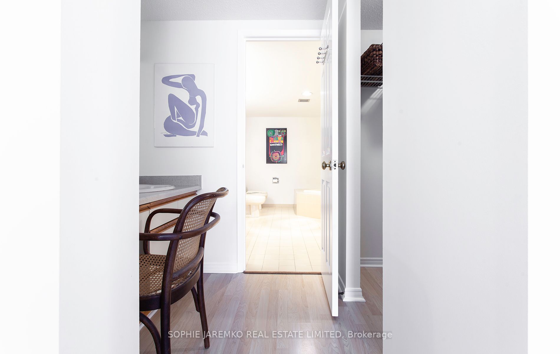 160 Frederick St, #706