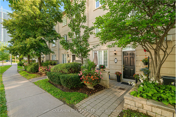 25 Avondale Ave, Toronto