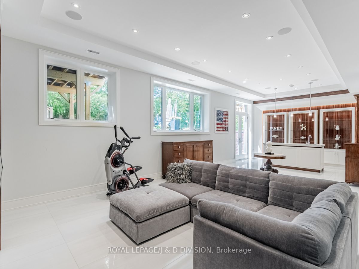 90 Glen Rush Boulevard