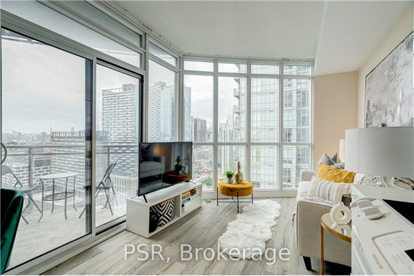 21 Iceboat Terr, Toronto