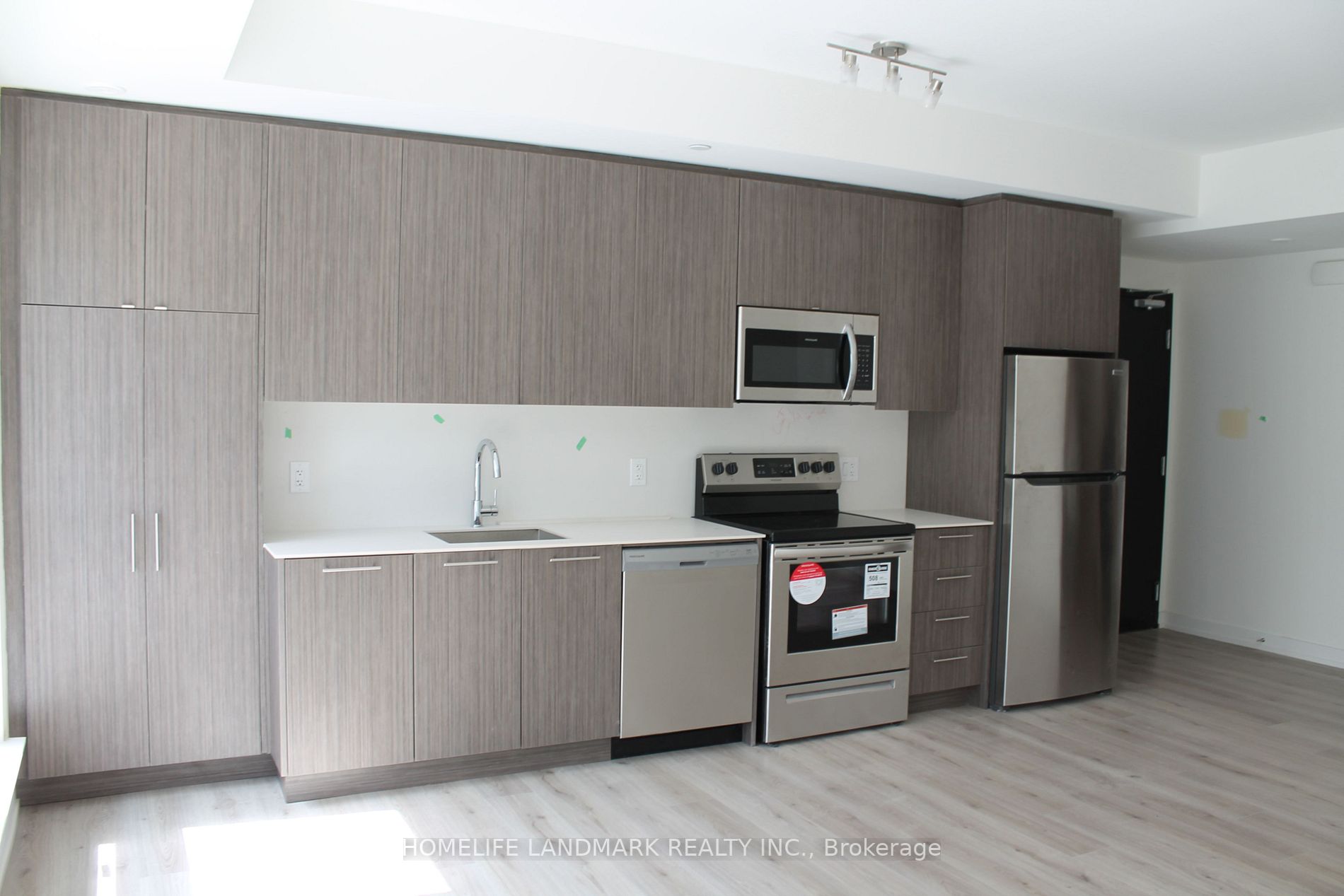 871 Sheppard Ave, #1