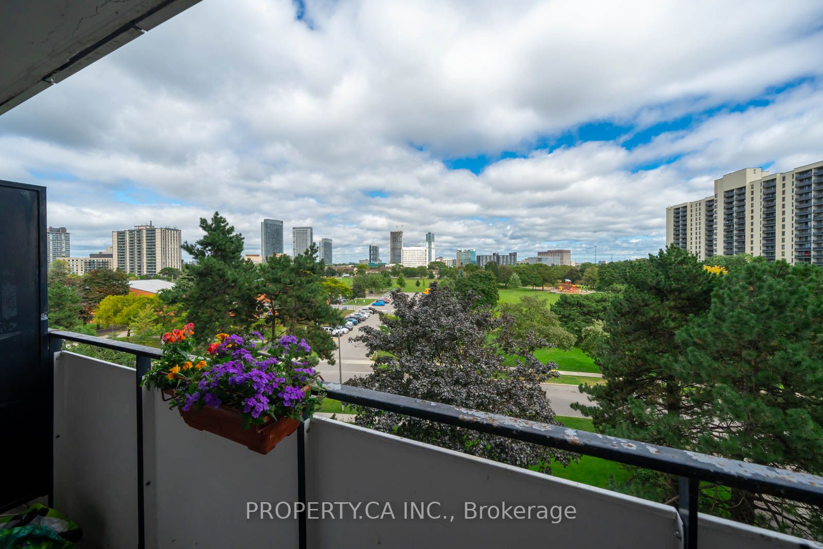 20 Forest Manor Rd, #605